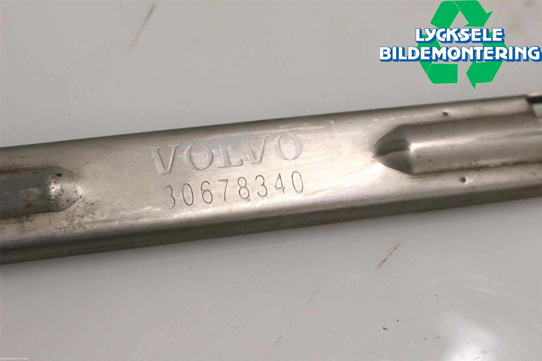 Volvo V70 08-13 Strålkast Fästsarg