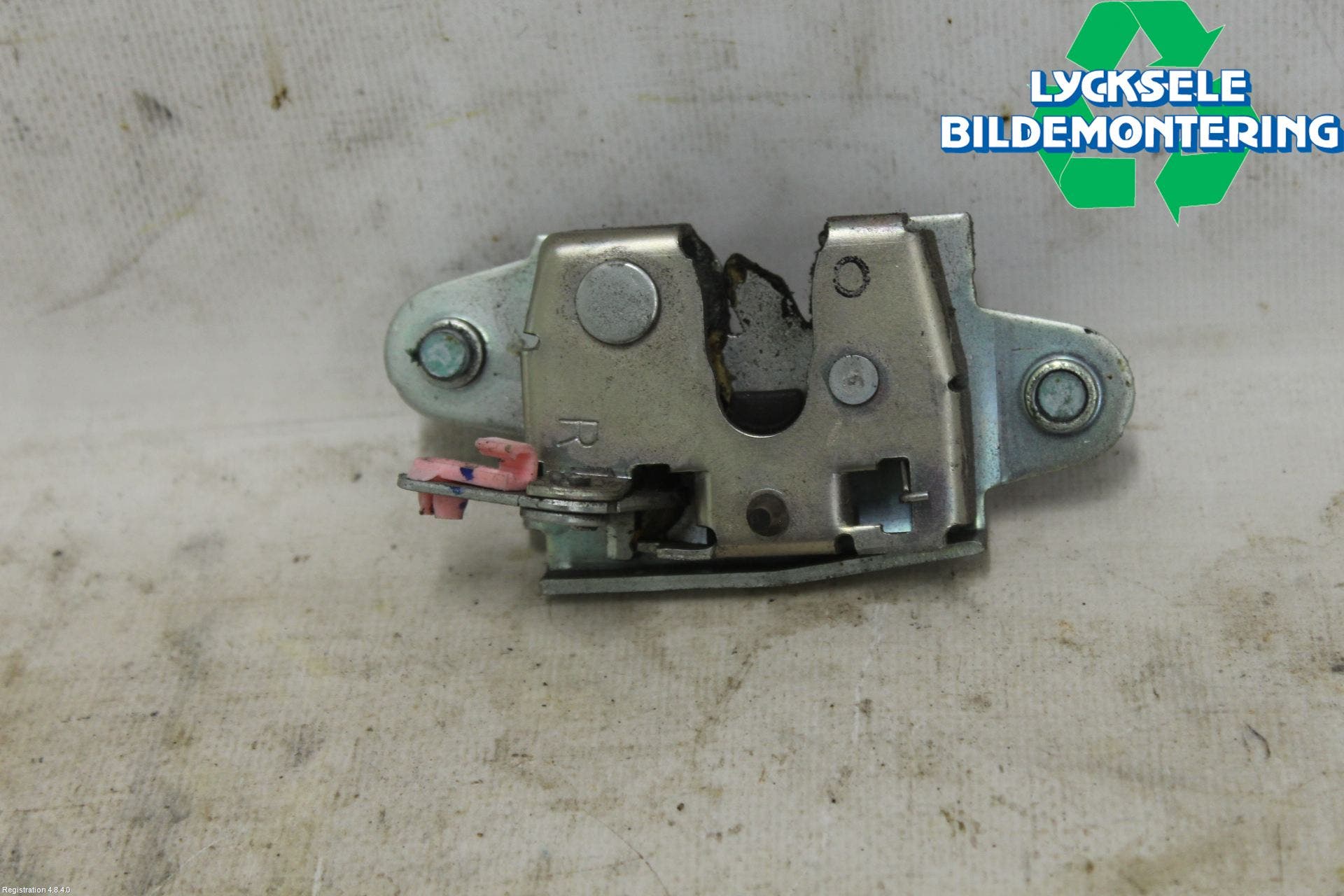 Toyota HILUX 16- Låskista Baklucka