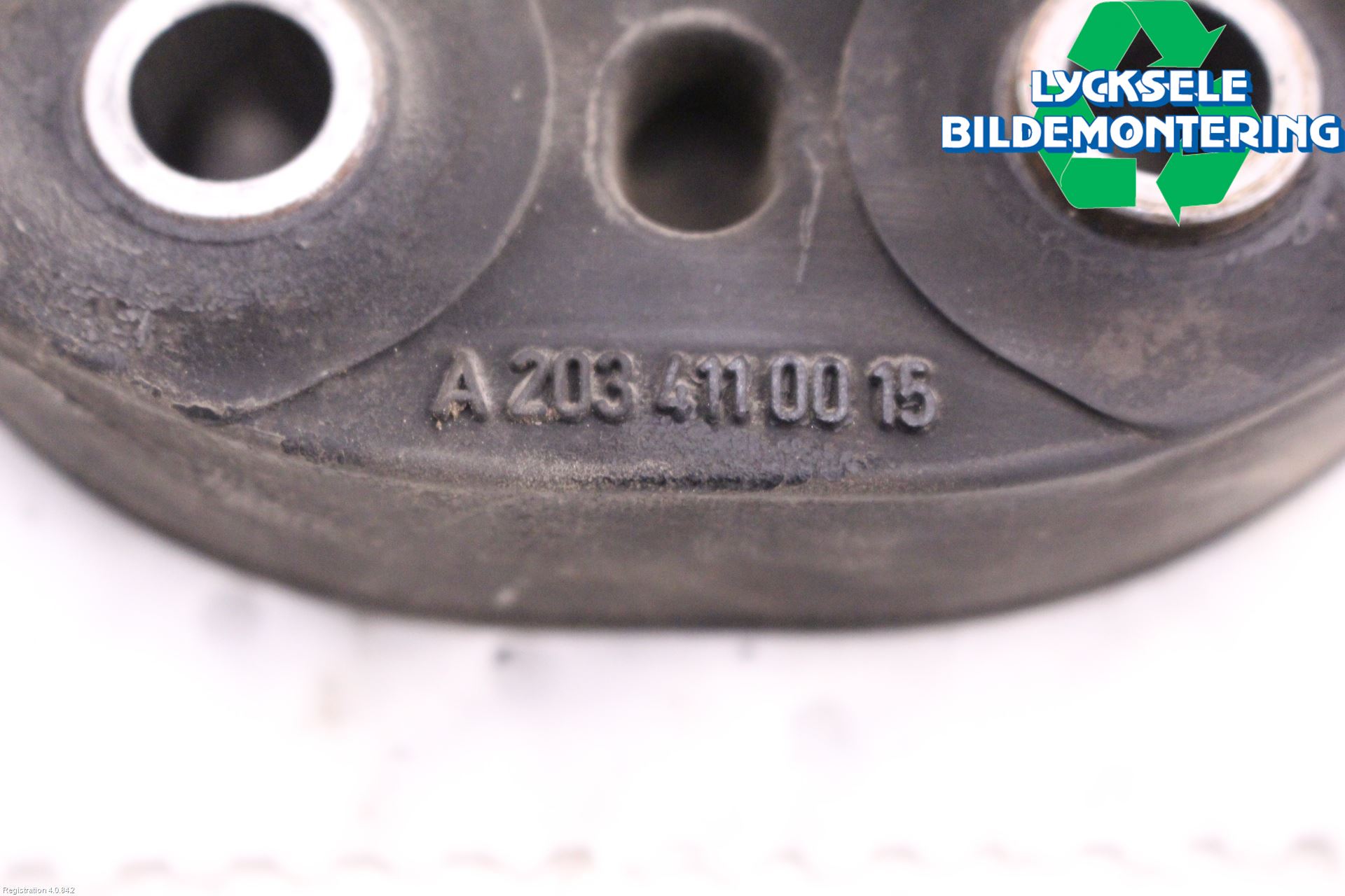 Mercedes-Benz MB E-KLASS (W212) 09-16 Mellanaxel Gummiknut