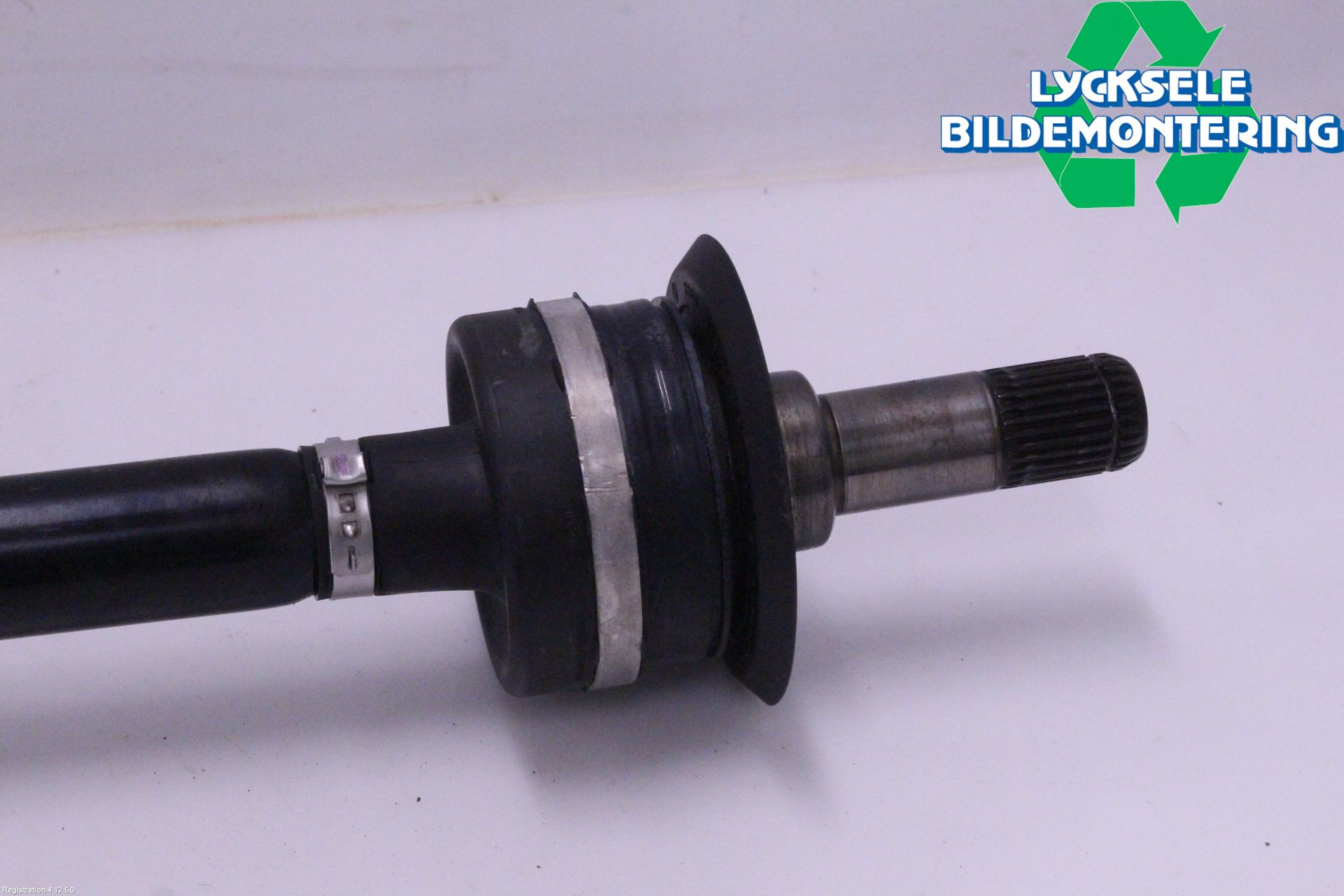 BMW 5 G30/G31/F90 17-23 Drivaxel Bak Höger