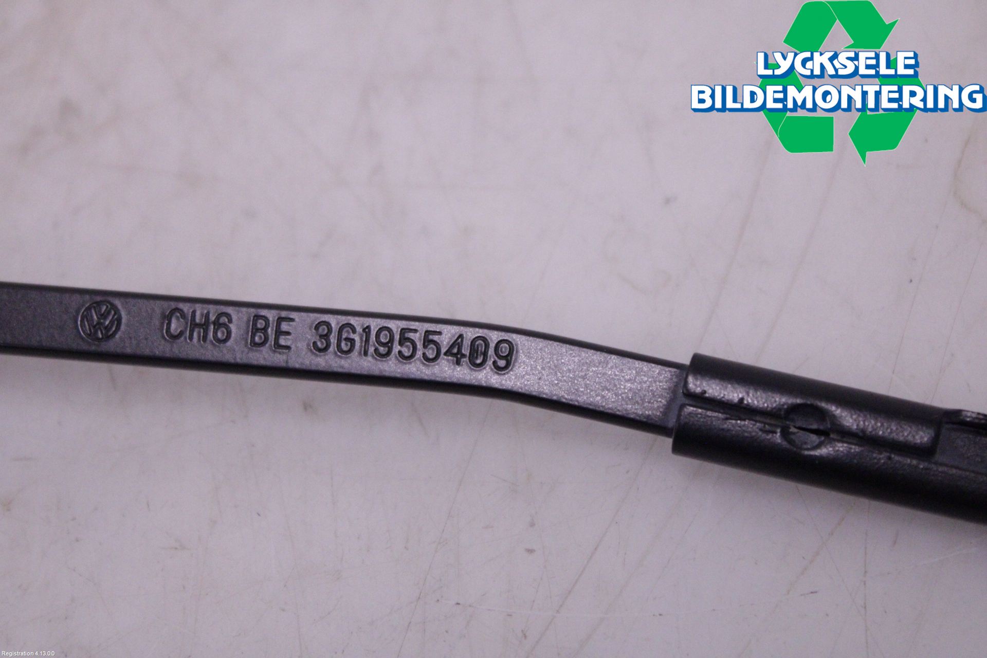 Volkswagen VW PASSAT 20-24 Torkararm Armar Vindruta