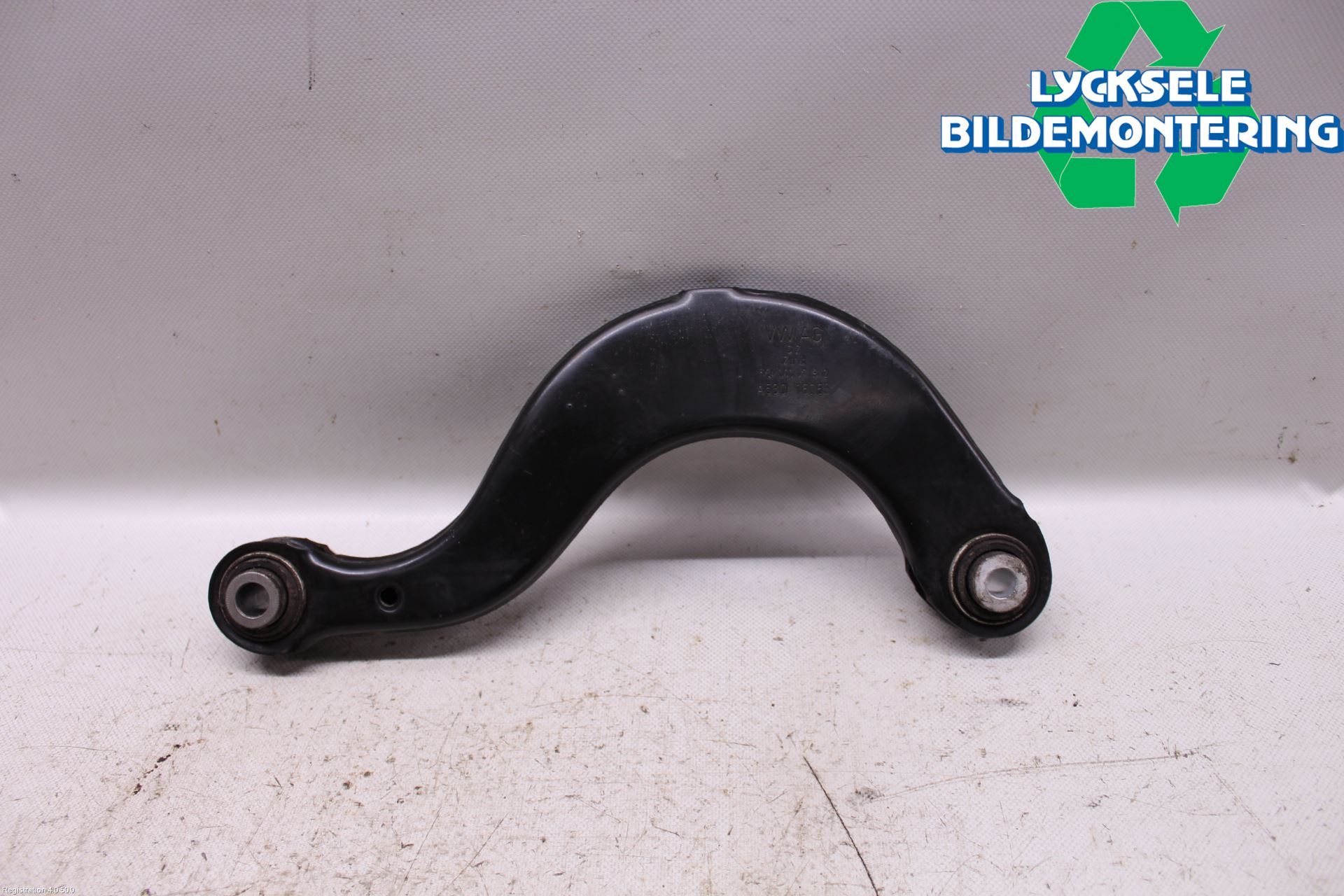 Skoda SUPERB 16-24 Bärarm Bak Höger