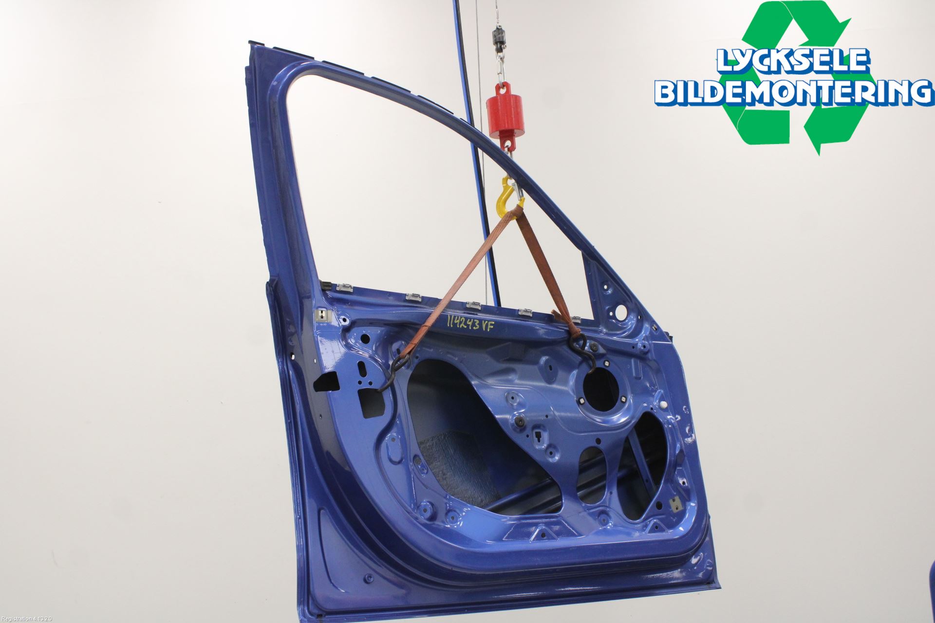 BMW 3 F30/F31/F80 12-19 Dörr Fram Vänster