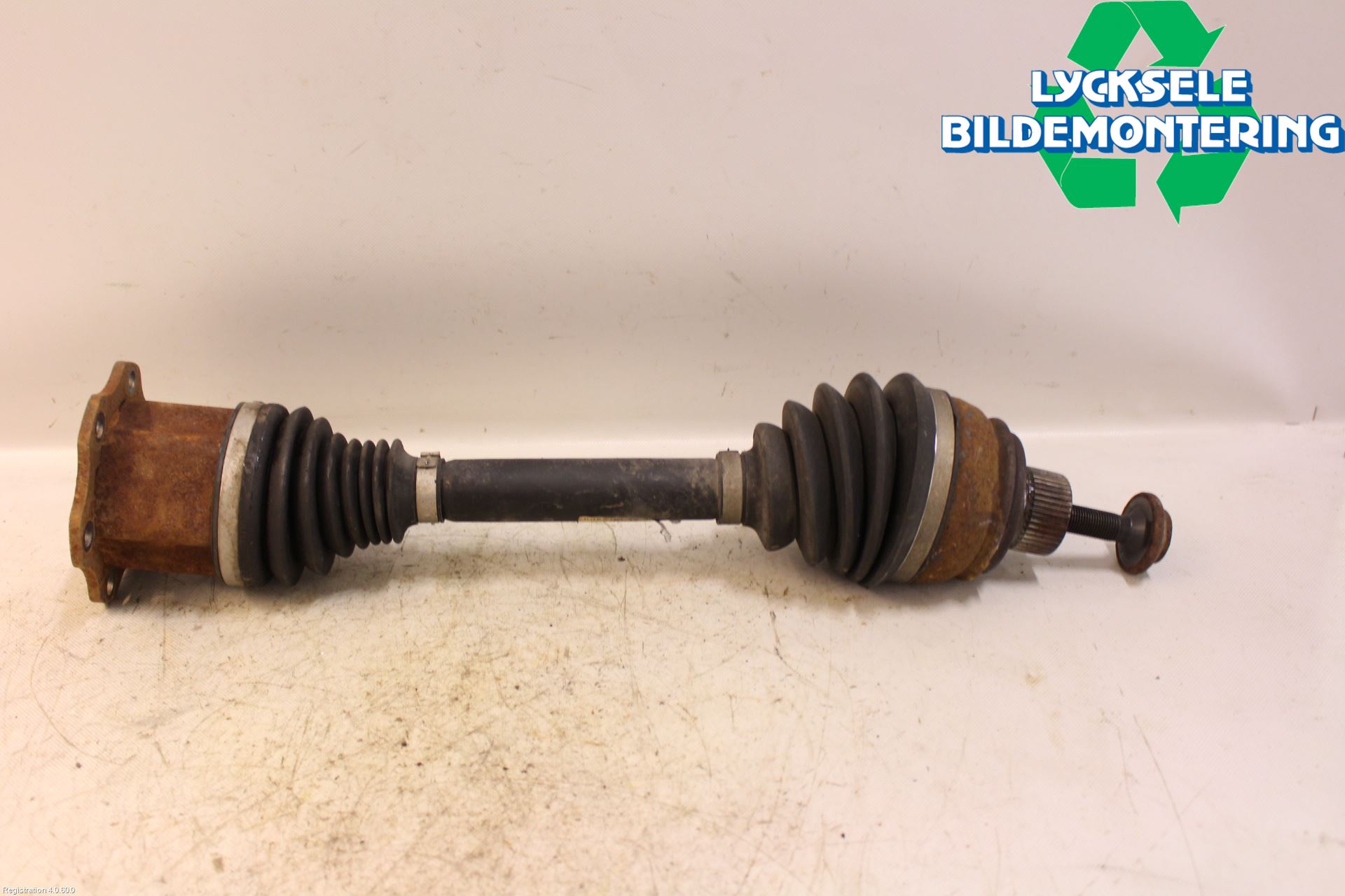 Audi A4 12-15 Drivaxel Bak Vänster