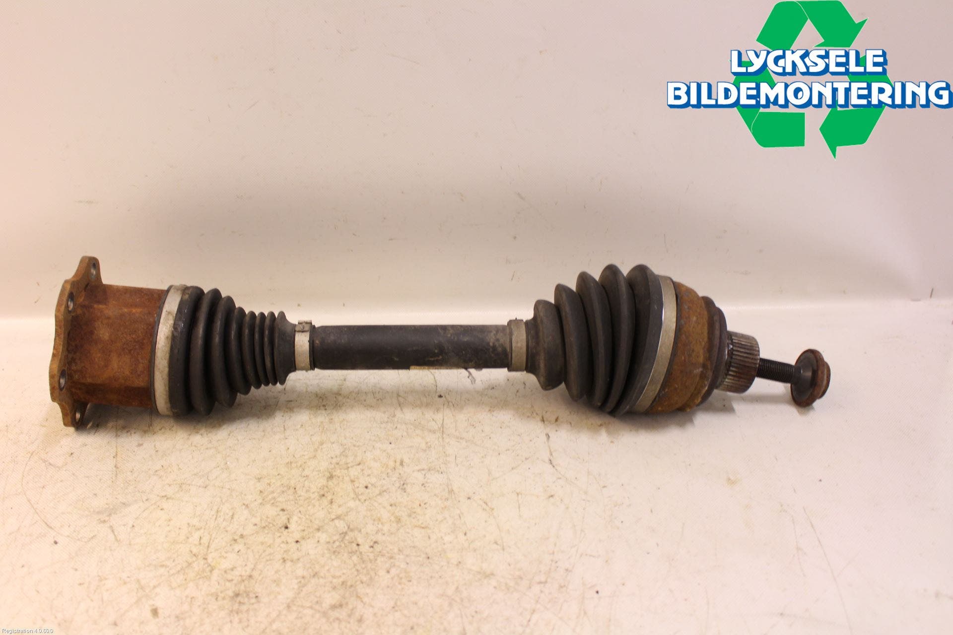 Audi A4 12-15 Drivaxel Bak Vänster