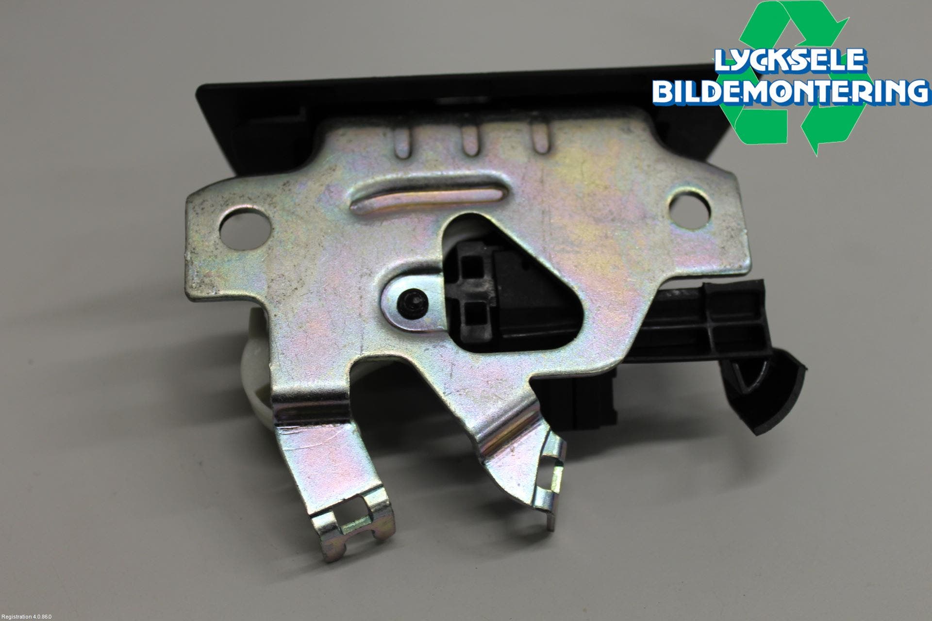 Audi A4/S4 B9 16-19 Låskista Baklucka