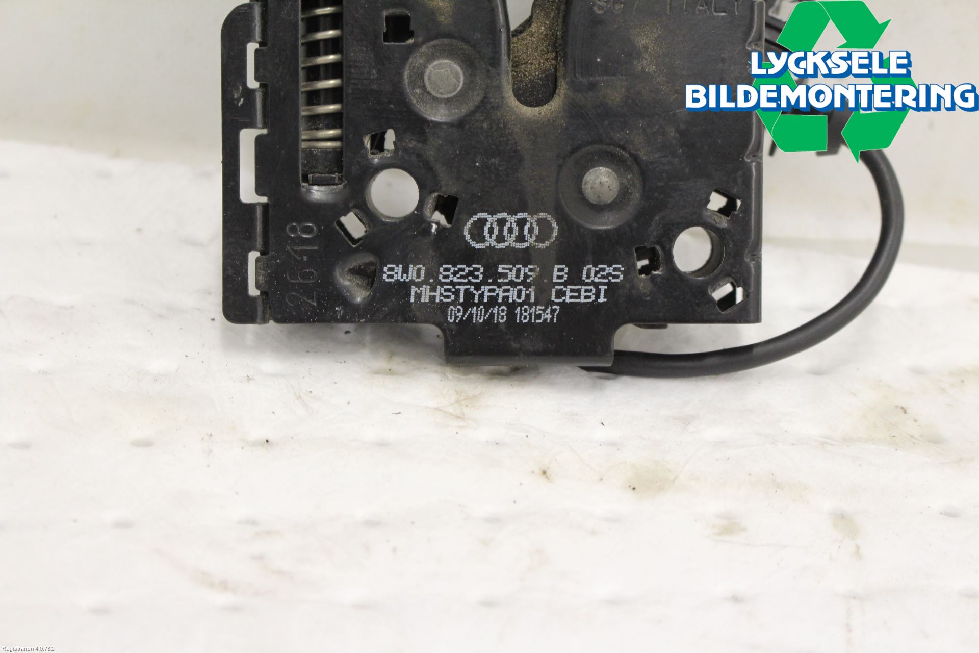 Audi A4/S4 B9 20- Huvlås