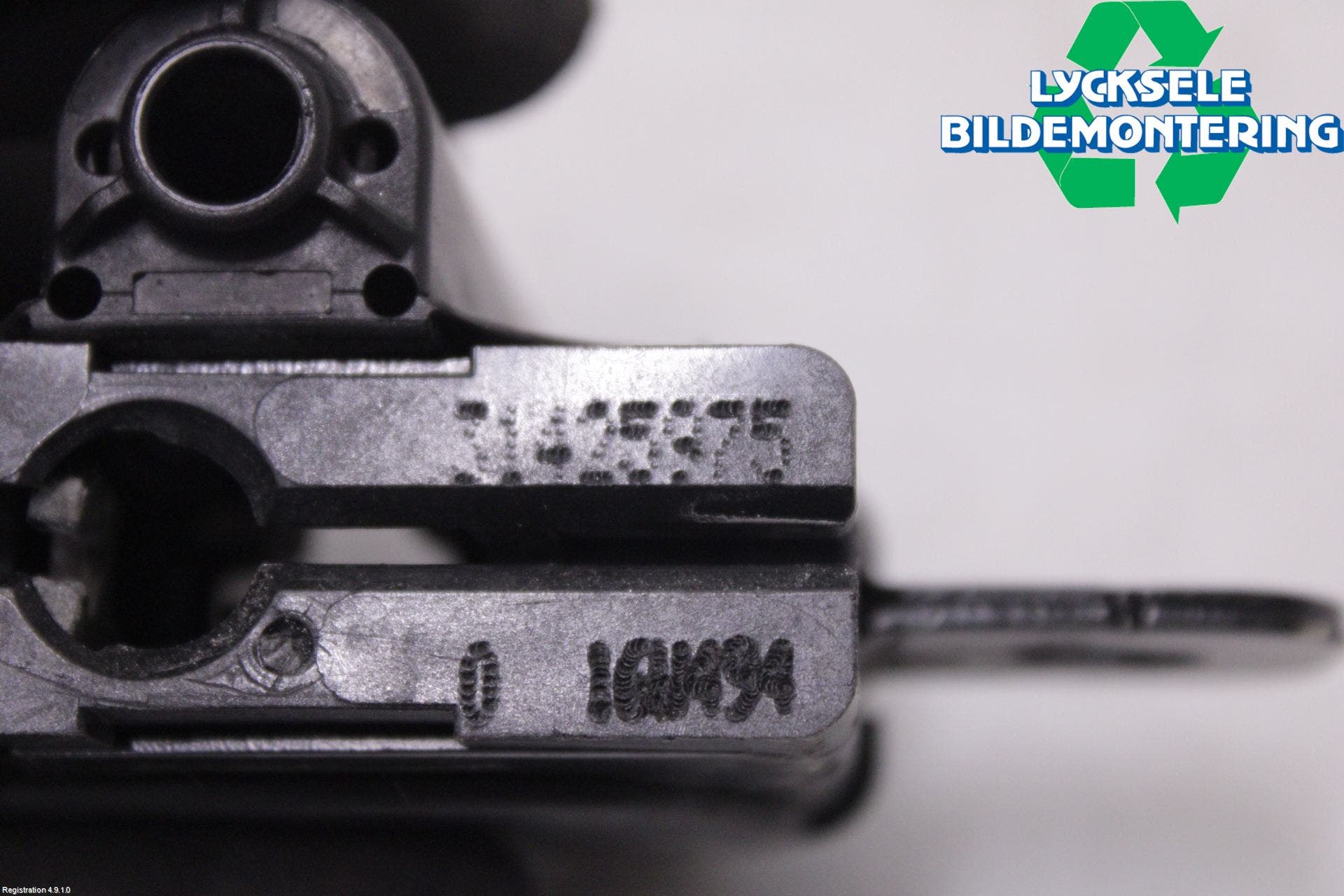 Volvo XC60 14-17 Huvlås