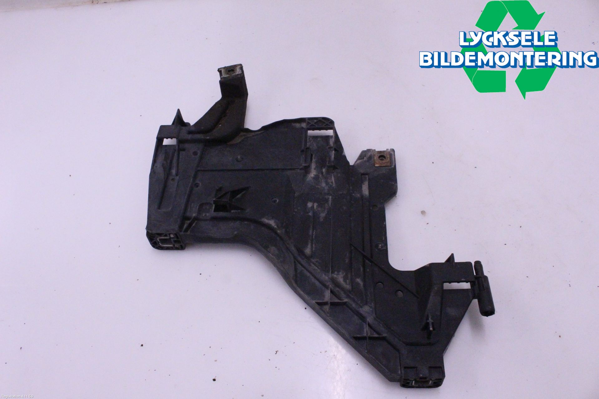 Audi A4/S4 08-11 Strålkast Fästsarg