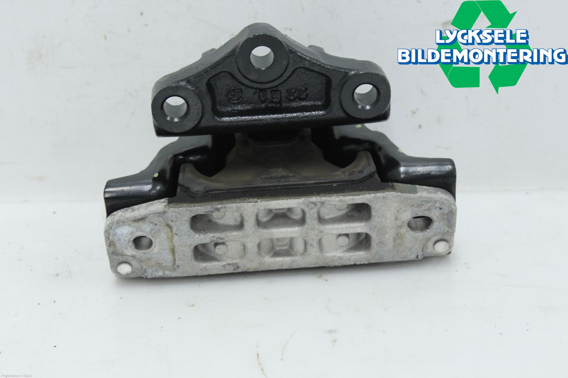 Suzuki SX4 S-CROSS 22- Motorfäste