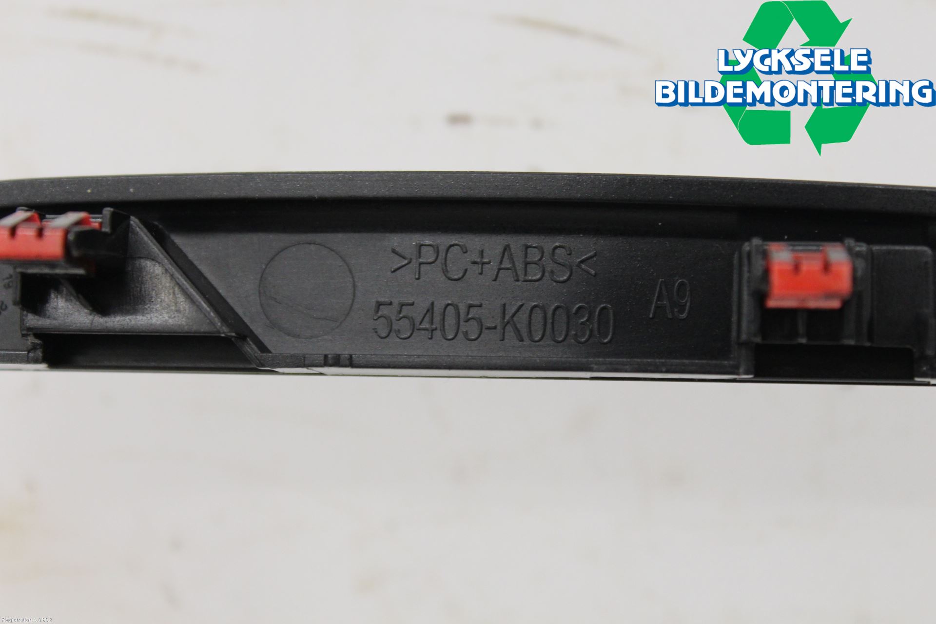 Toyota YARIS CROSS XP21 21- Instrument-Radio Sarg