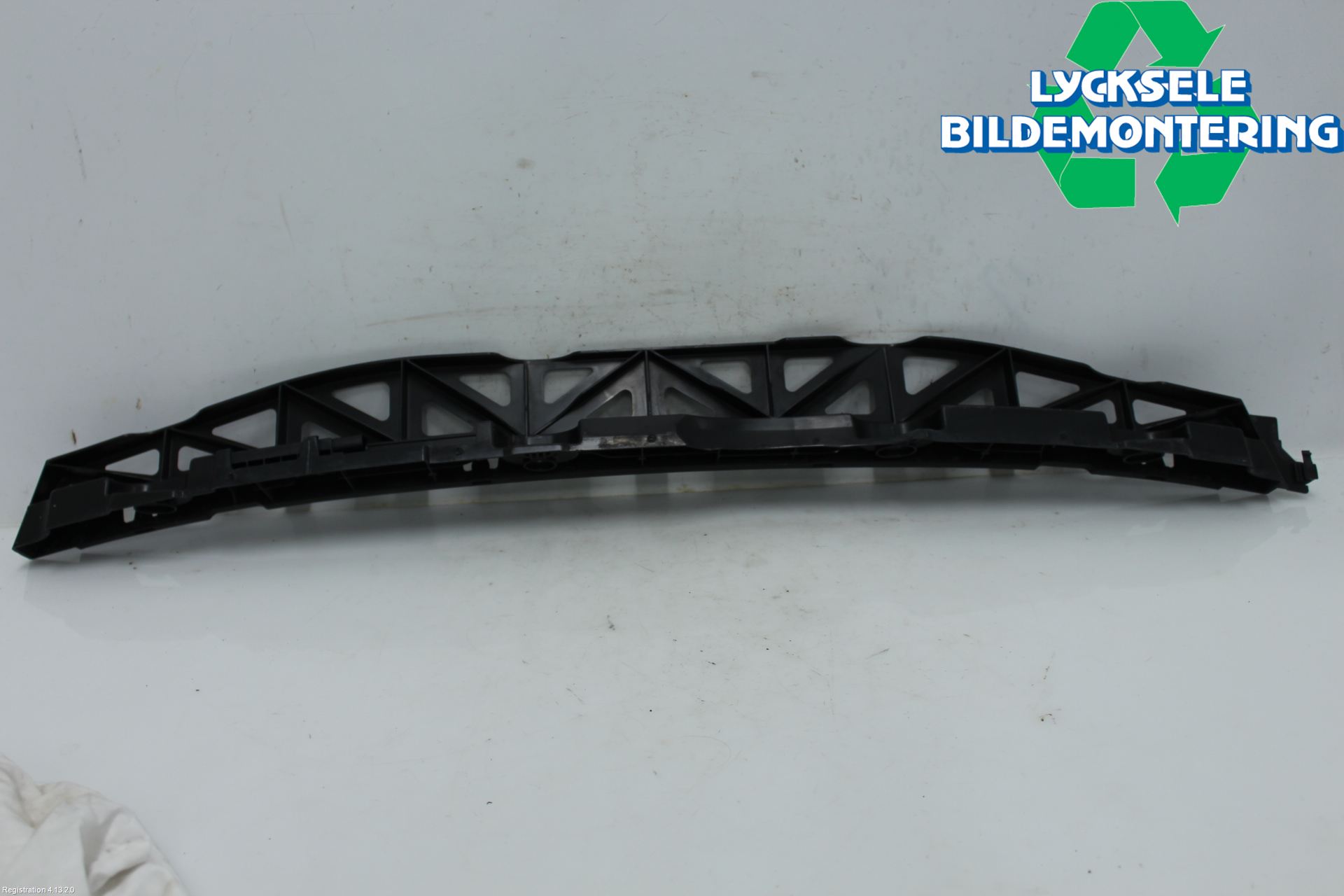 Volkswagen VW PASSAT 15-19 Stötfångardel Bak Mitt