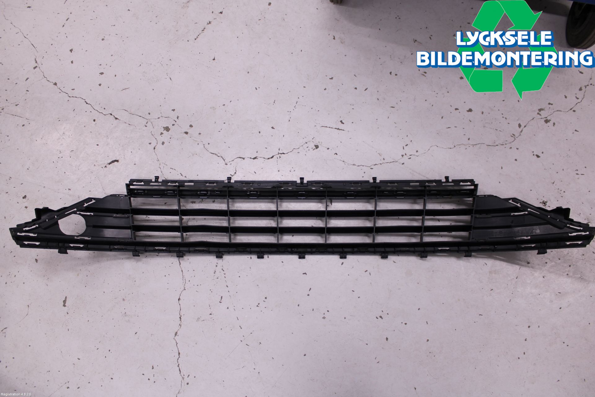 Volkswagen VW GOLF / E-GOLF VII 13-20 Grilldel Mitt