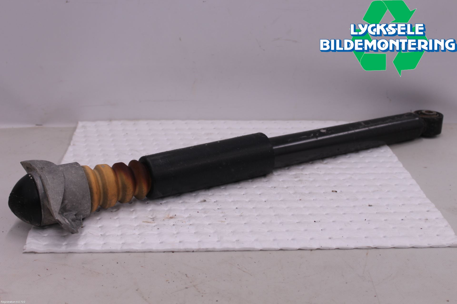 Audi Q3 8U 12-18 Stötdämpare Bak