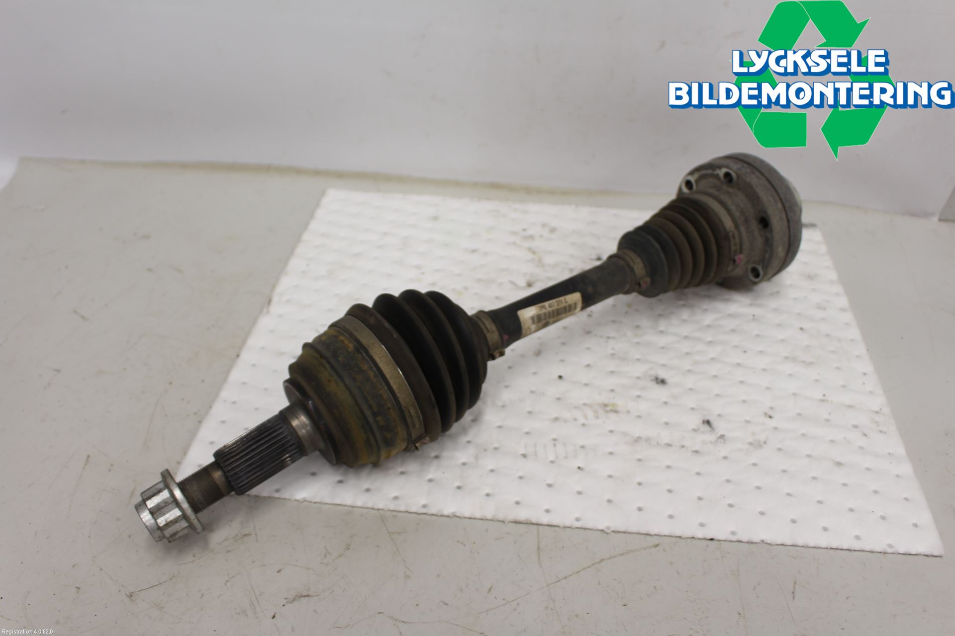 Volkswagen VW TOUAREG 7P 11-18 Drivaxel Fram Höger