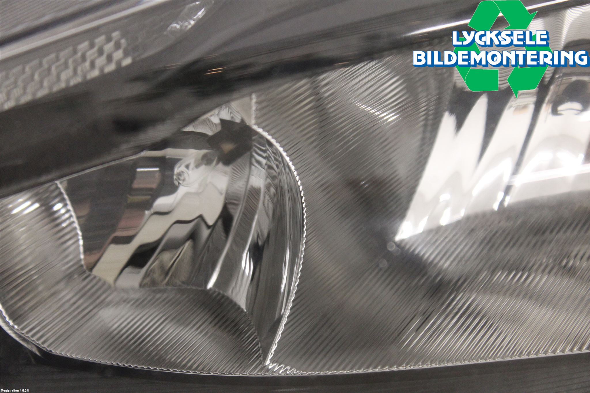 Ford FOCUS 15-18 Strålkastare Vänster