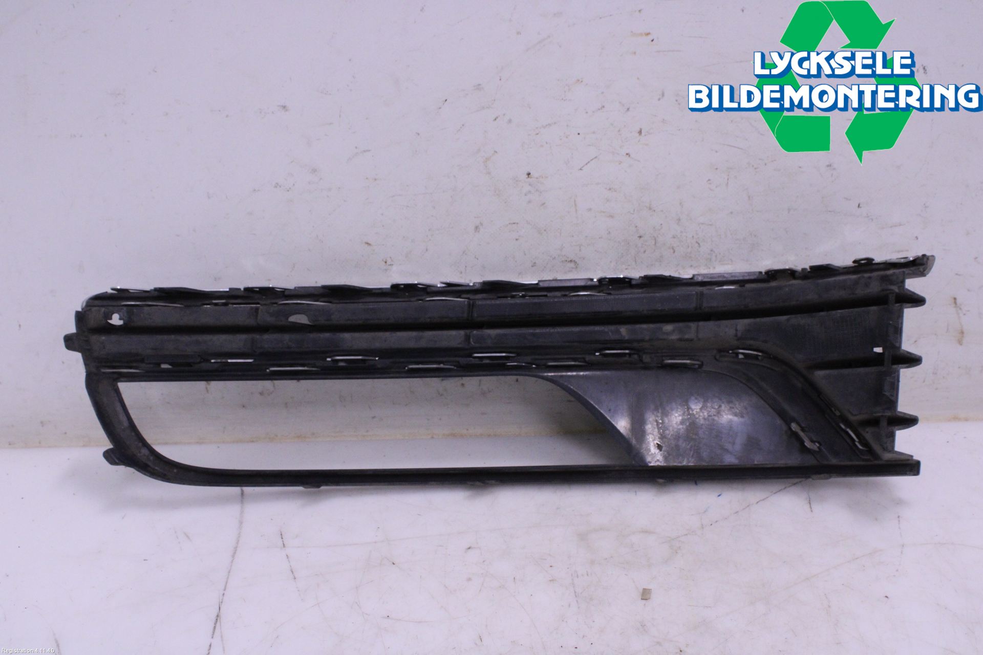 Volkswagen VW PASSAT 11-14 Dimljussarg Fram