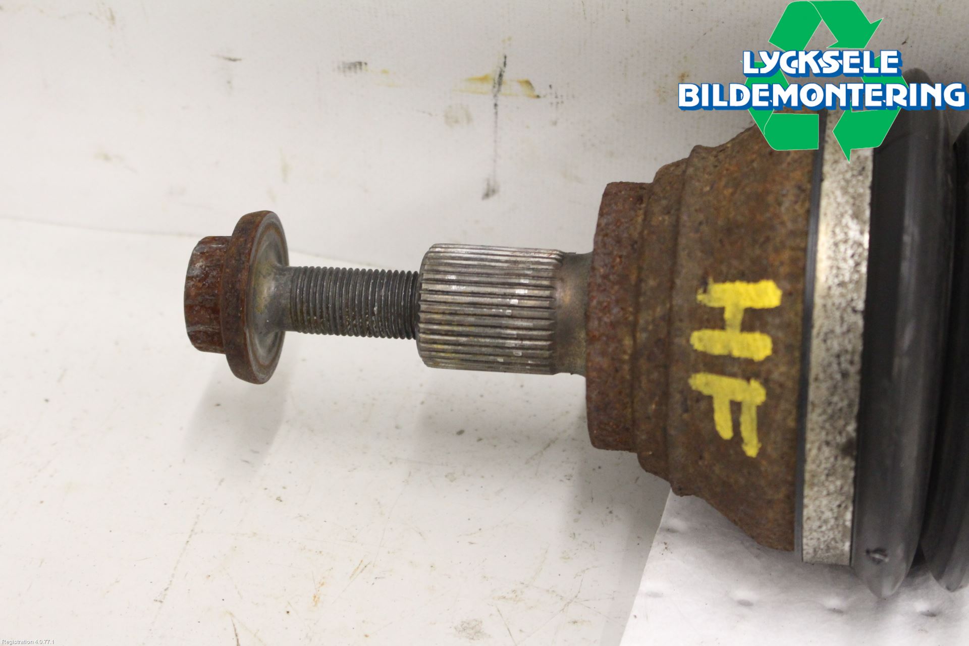 Audi Q3 8U 12-18 Drivaxel Fram Höger