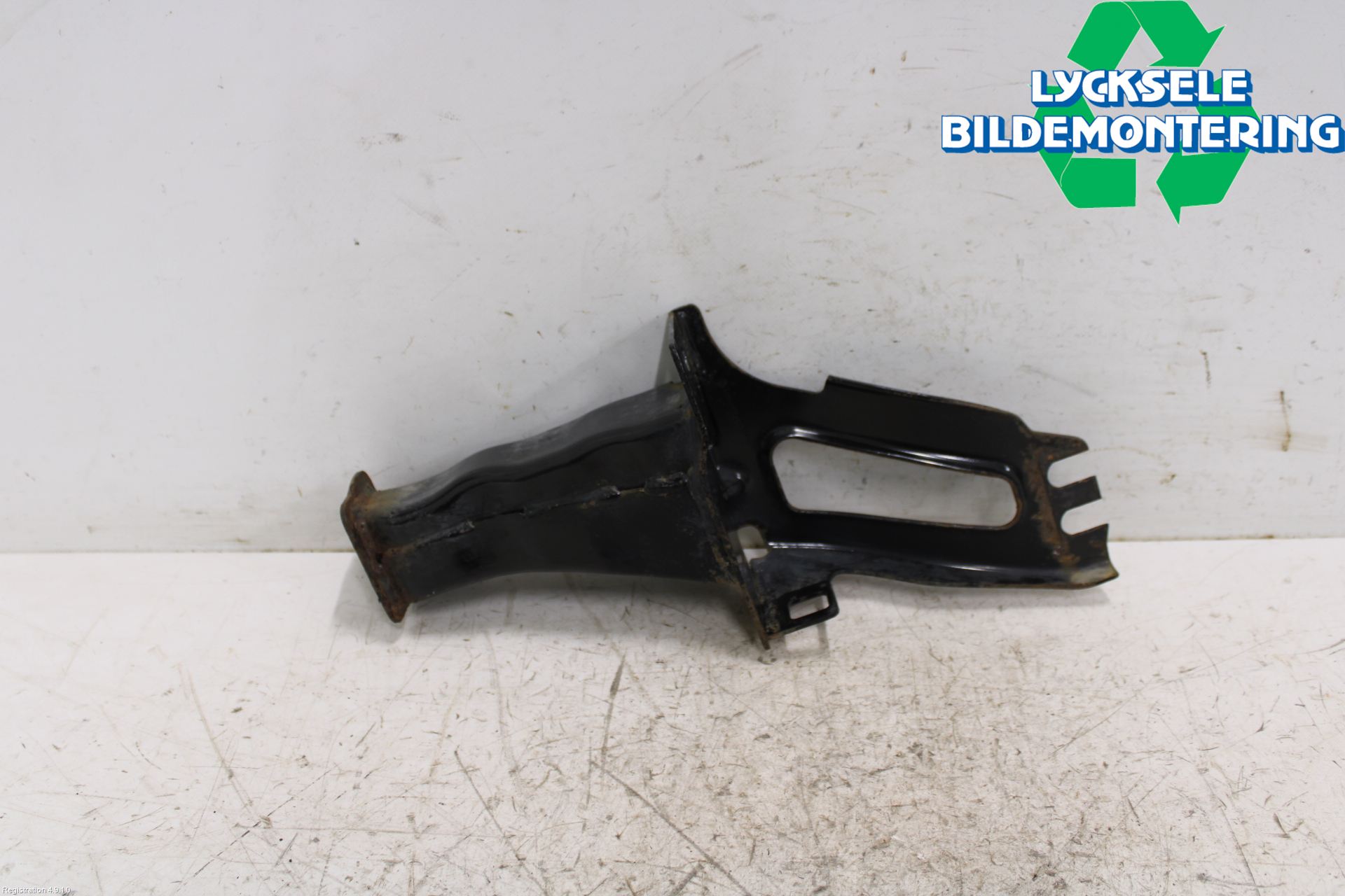 Volvo XC60 14-17 Stötfångarbärjärn Fram