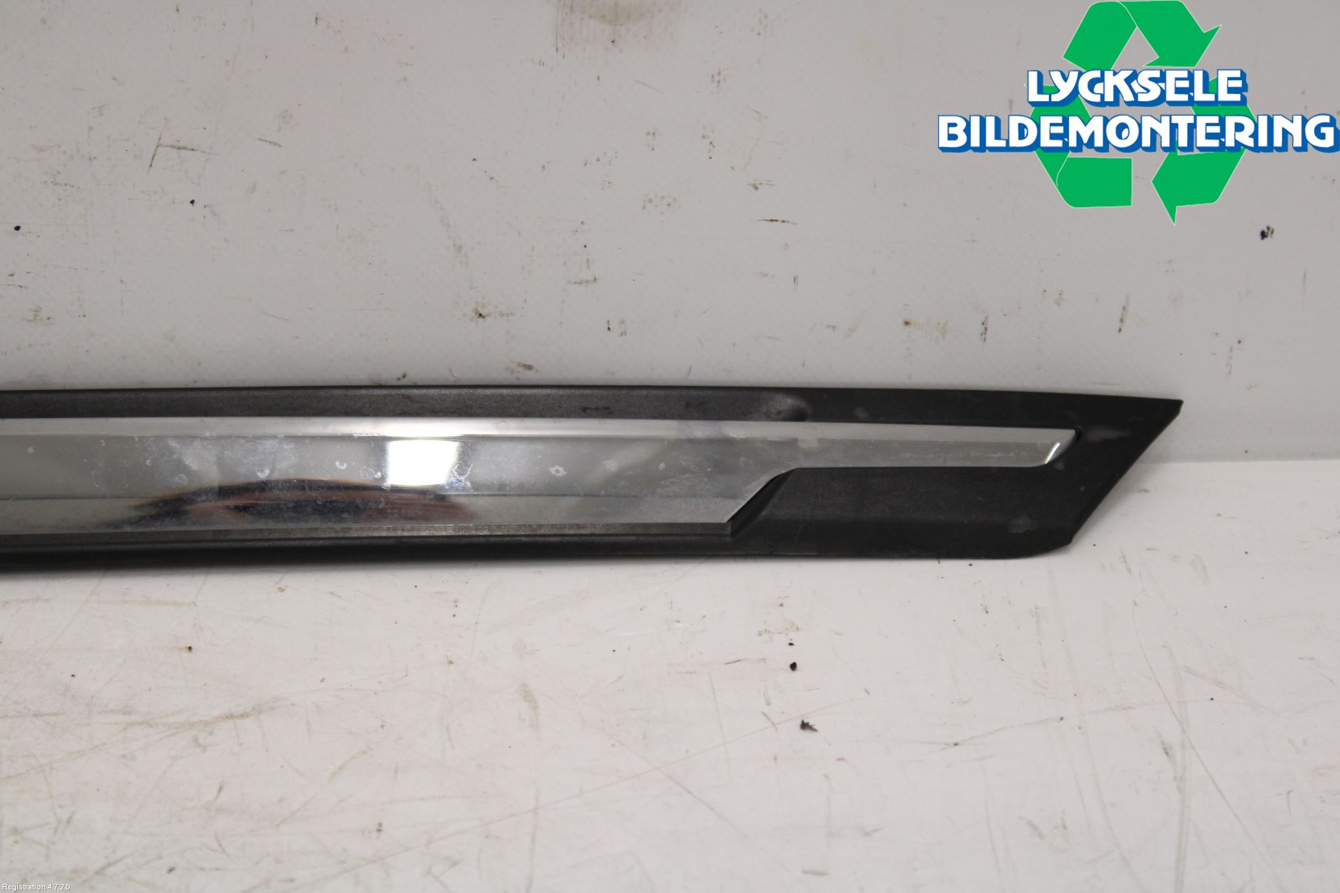 Peugeot 3008 17-24 List Framskärm Vä