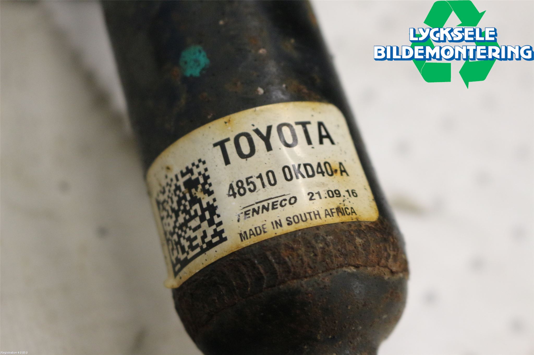 Toyota HILUX 16- Fjäderben Fram Vänster