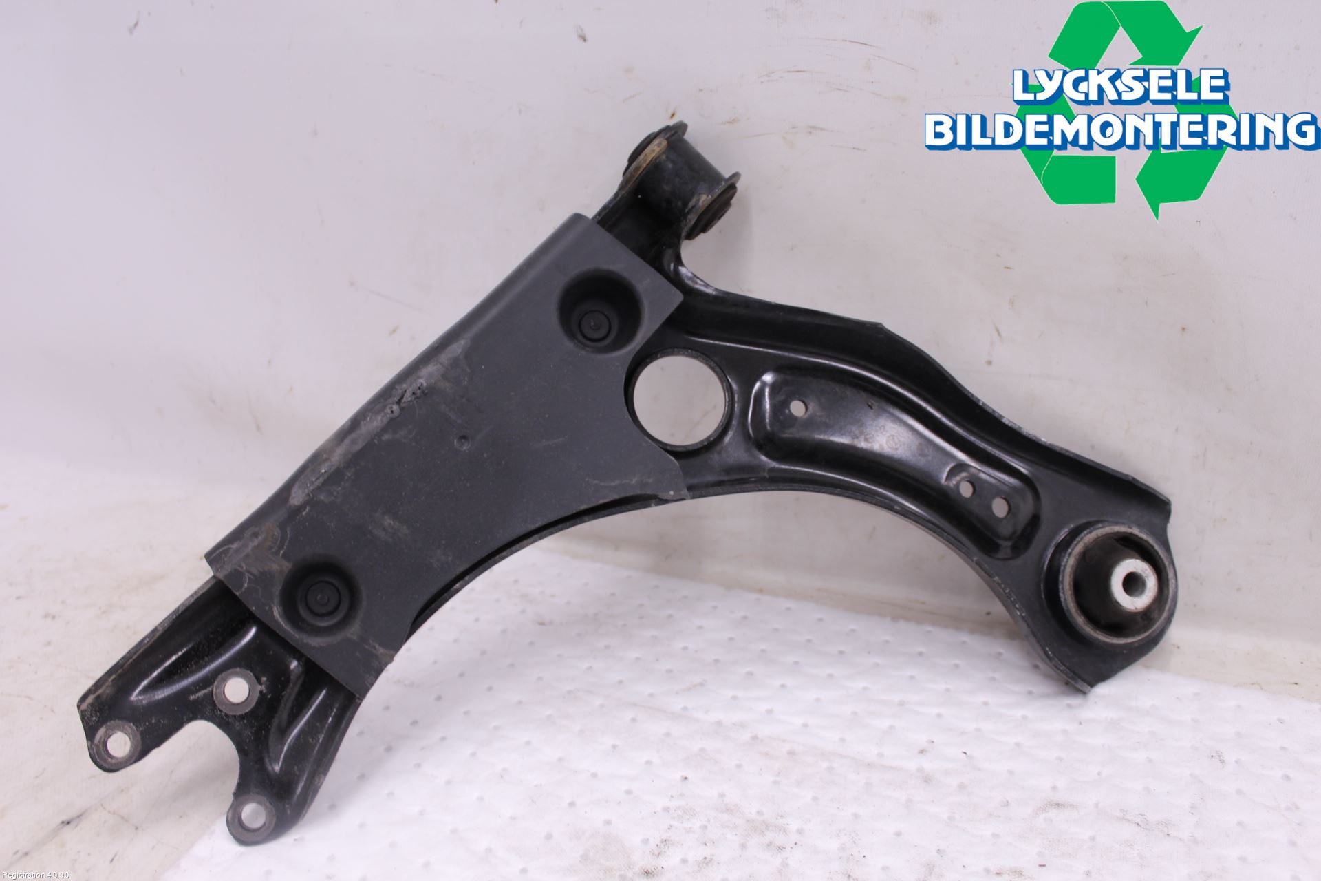 Audi A1 19- Bärarm Fram Undre Hö