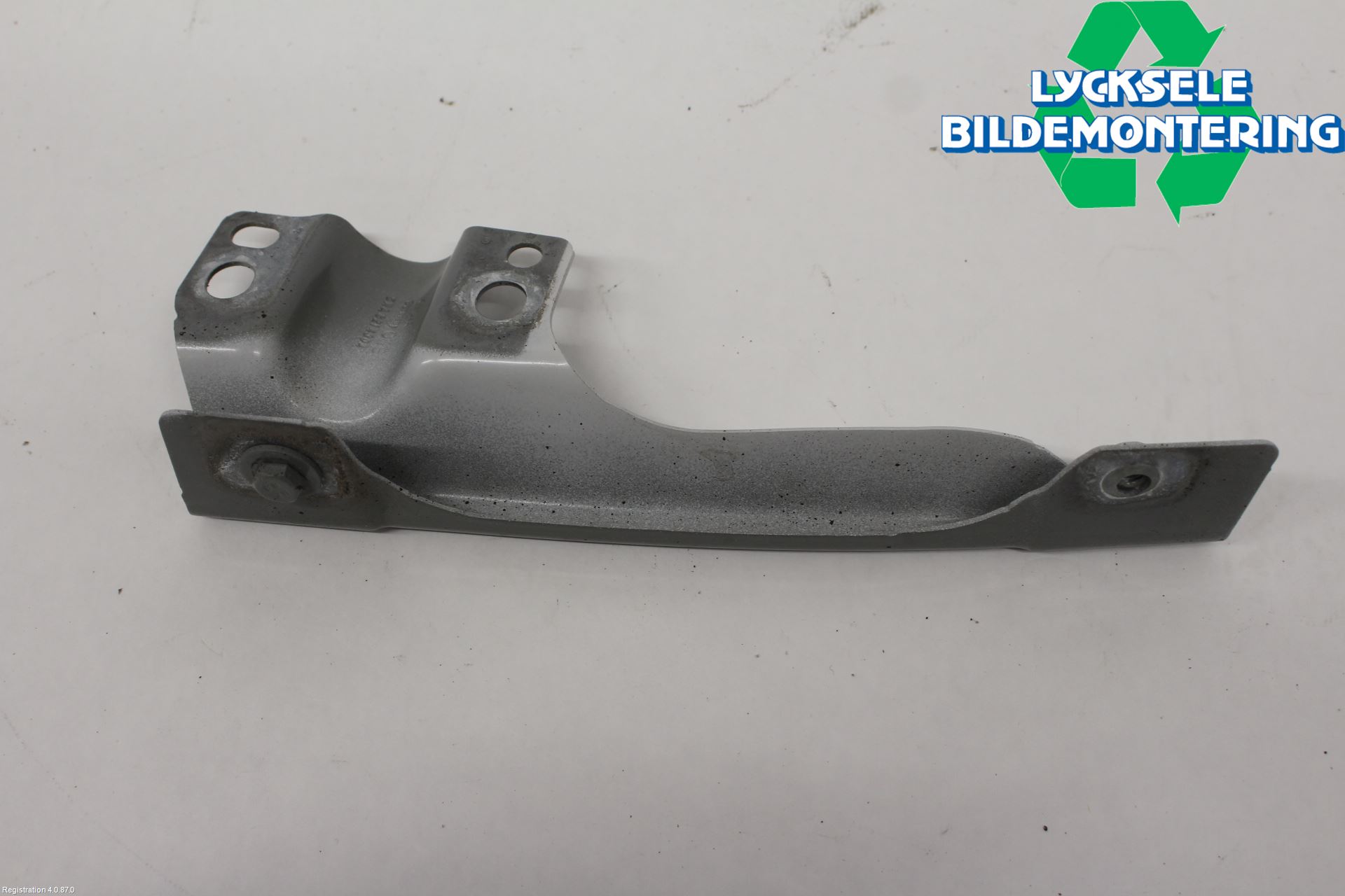 Volkswagen VW TIGUAN 16-24 Skärmfäste Fram Hö