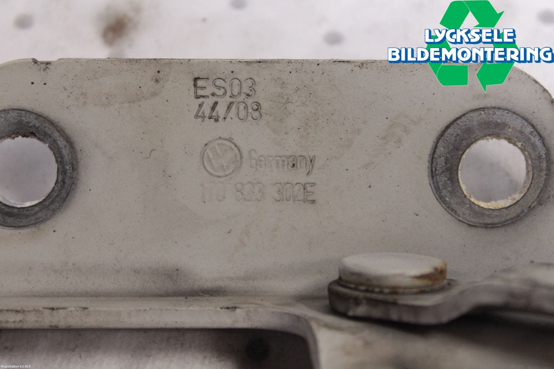 Volkswagen VW CADDY 04-10 Huvgångjärn