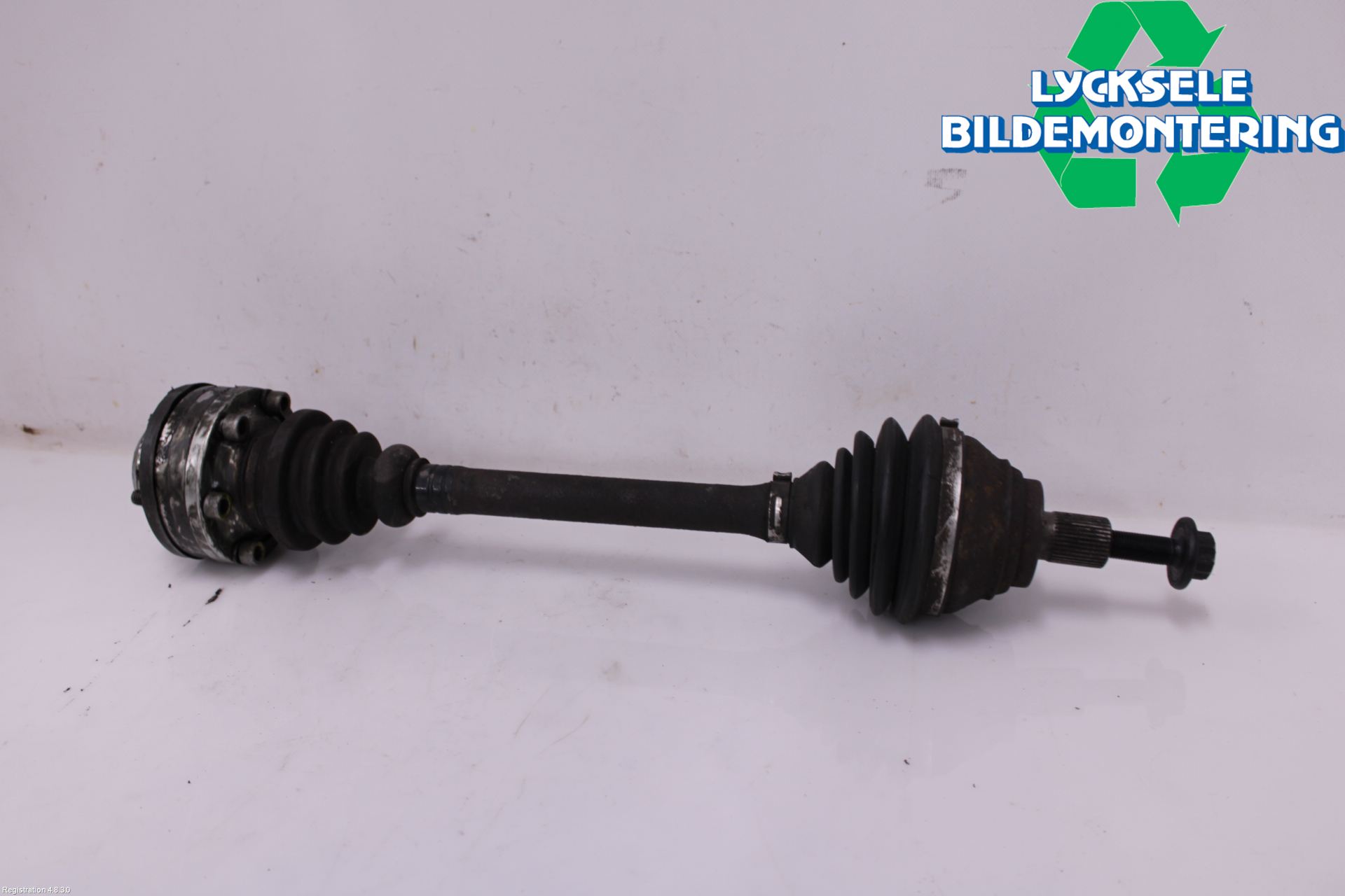 Volkswagen VW TOURAN 10-15 Drivaxel Fram Vänster