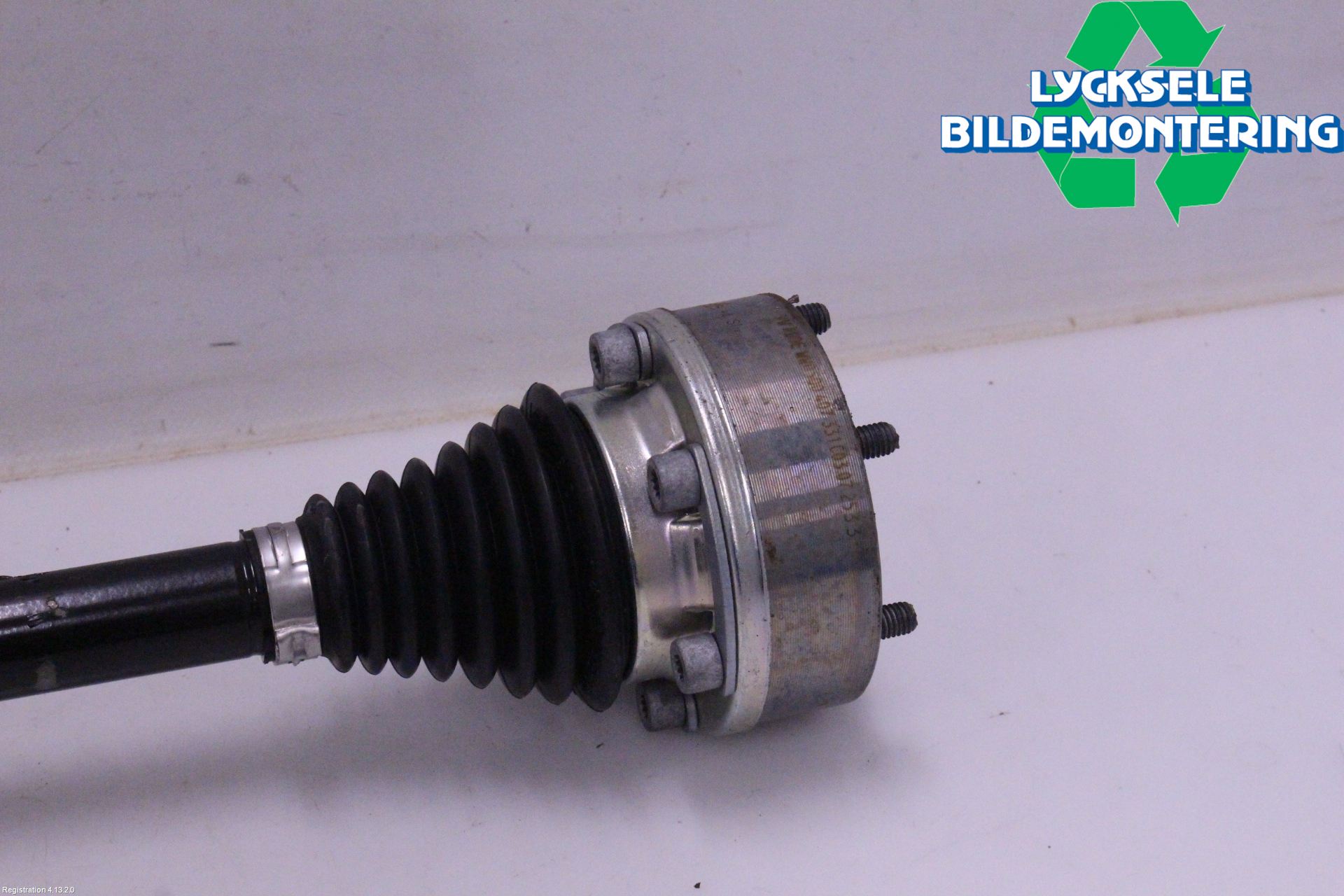 Volkswagen VW PASSAT 24- Drivaxel Bak Vänster