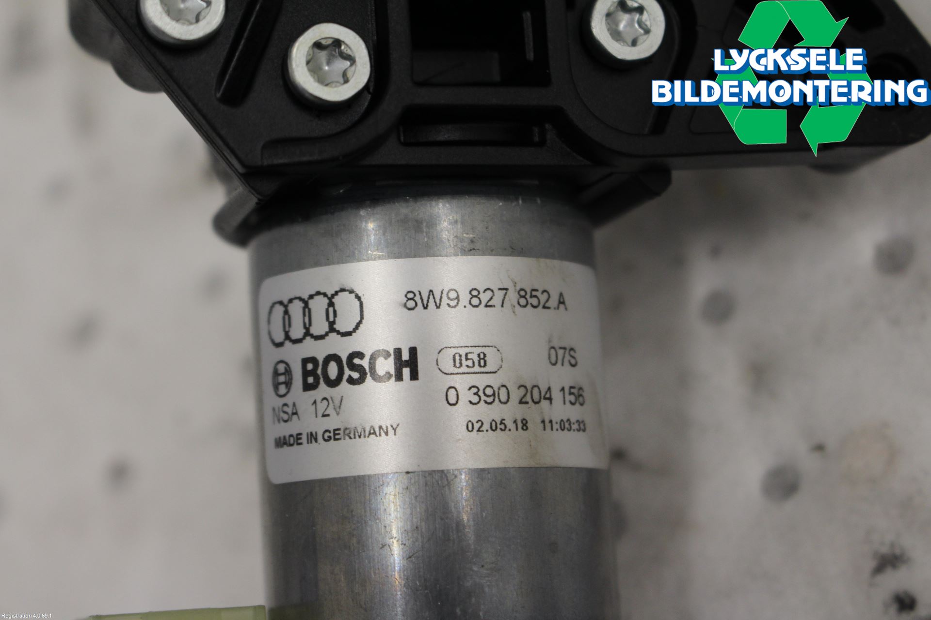 Audi A4/S4 B9 16-19 Bakluckeöppnare Automatisk