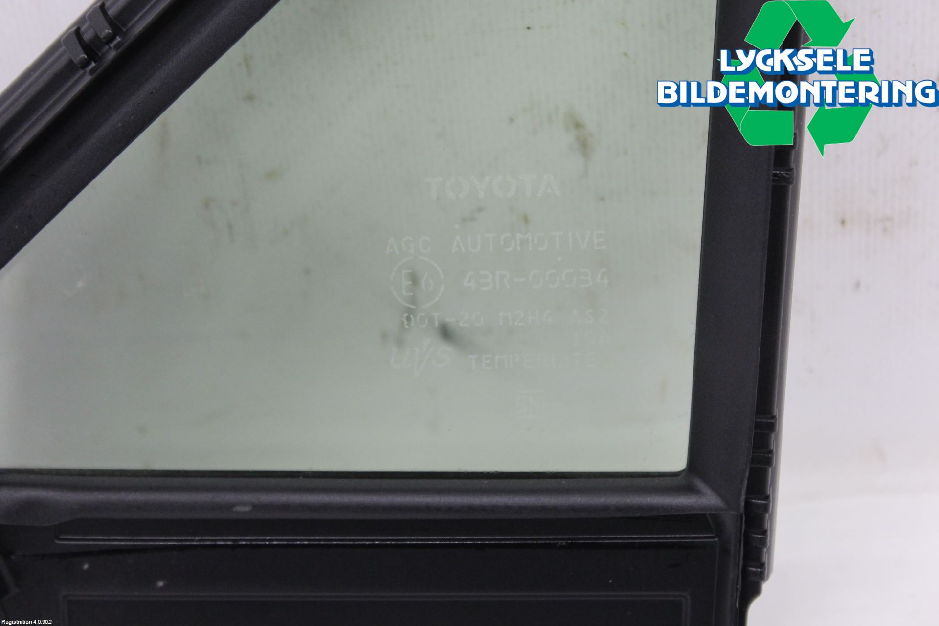 Toyota RAV4 19- Dörruta Fram Lilla Hö