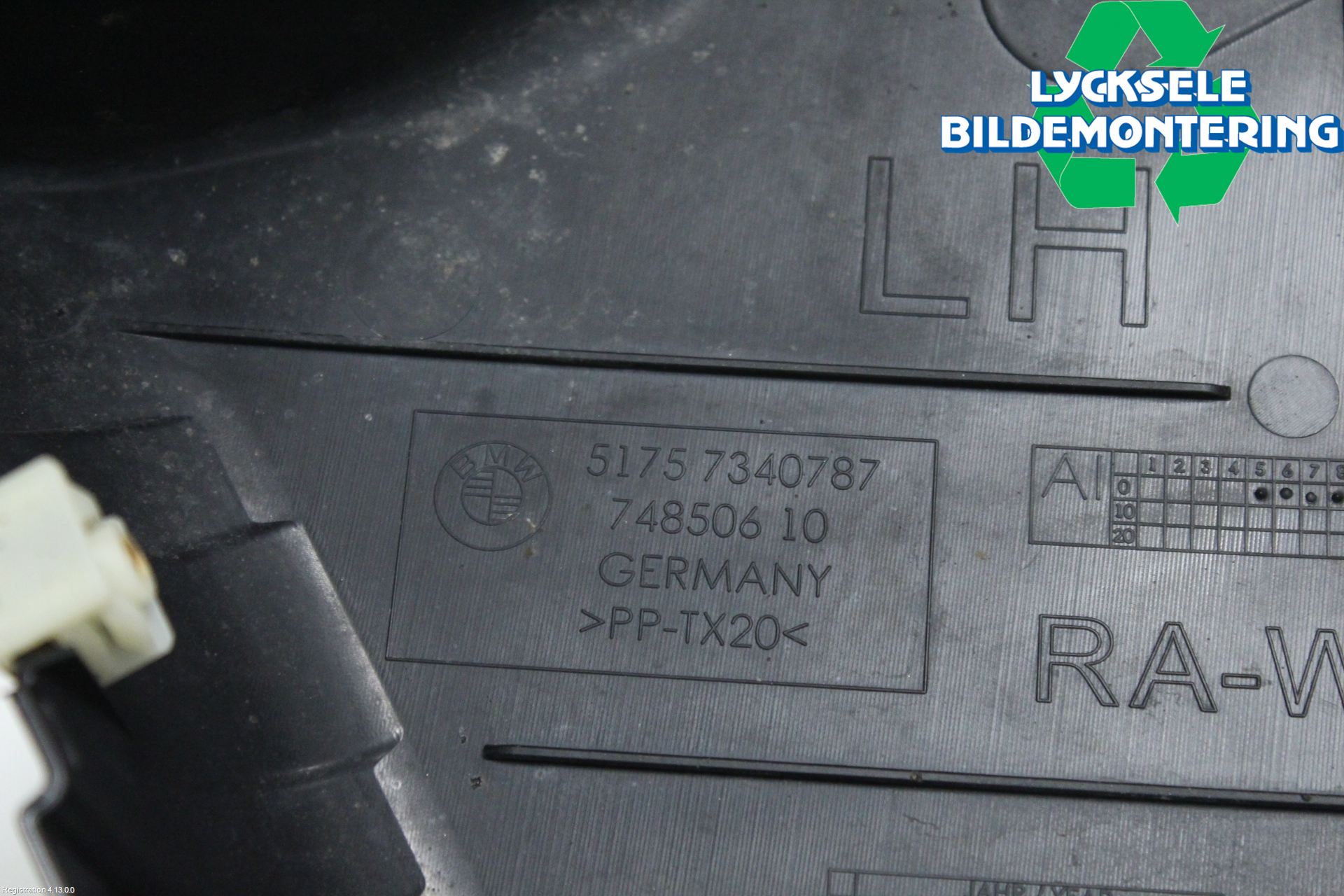 BMW 5 G30/G31/F90 17-23 Hasplåt Plåt-Plast