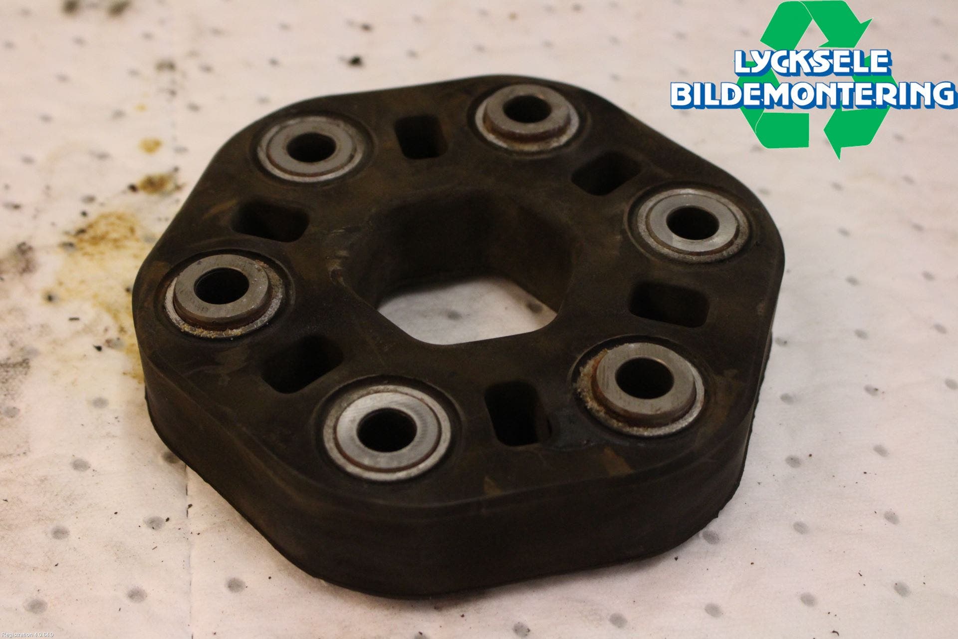 Lexus GS 300h/450h 13-20 Mellanaxel Gummiknut