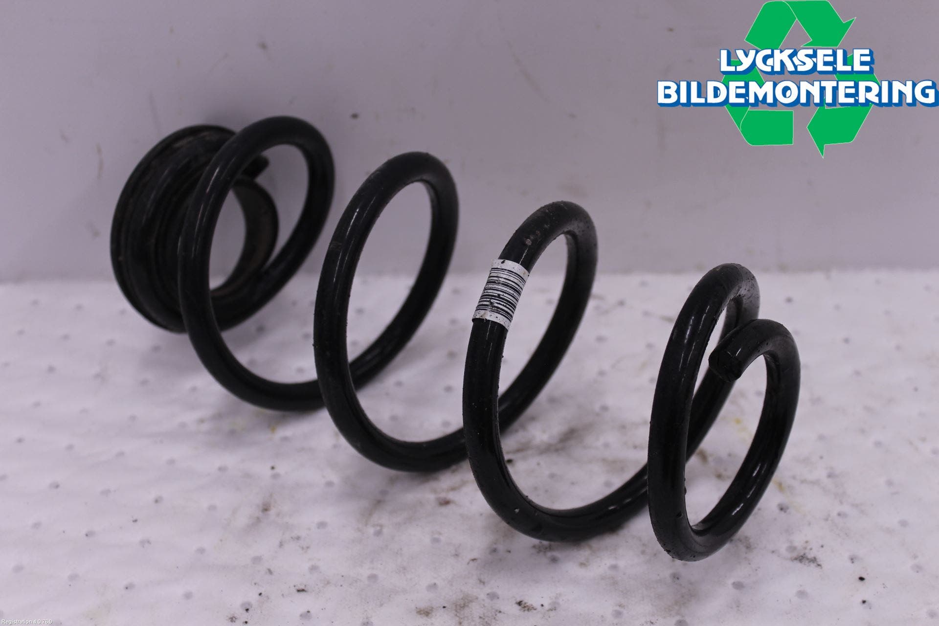 Mini ONE/COOPER 3DR F56 14-24 Fjäder Bak