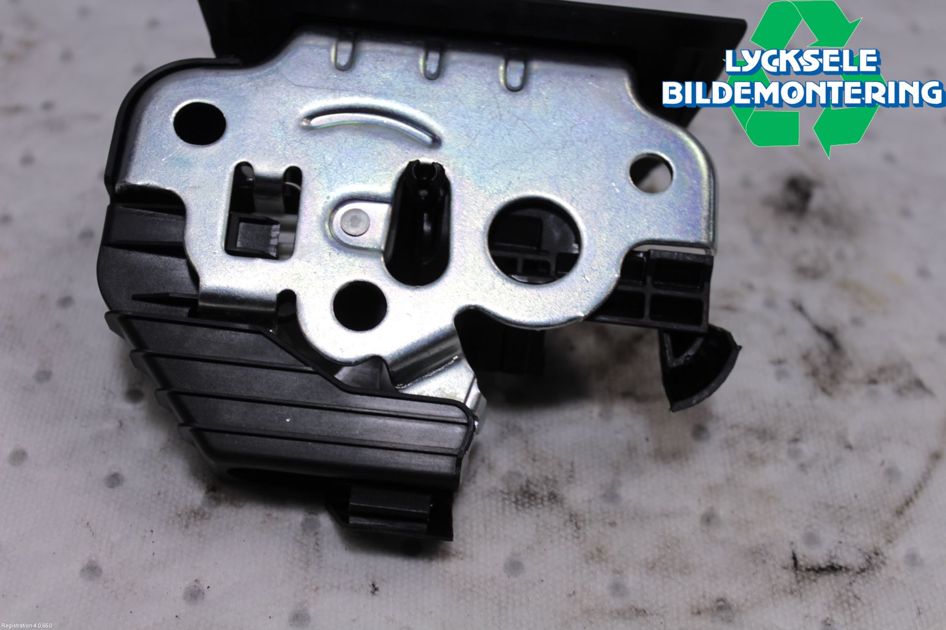 Audi A6 ALLROAD 12-18 Låskista Baklucka