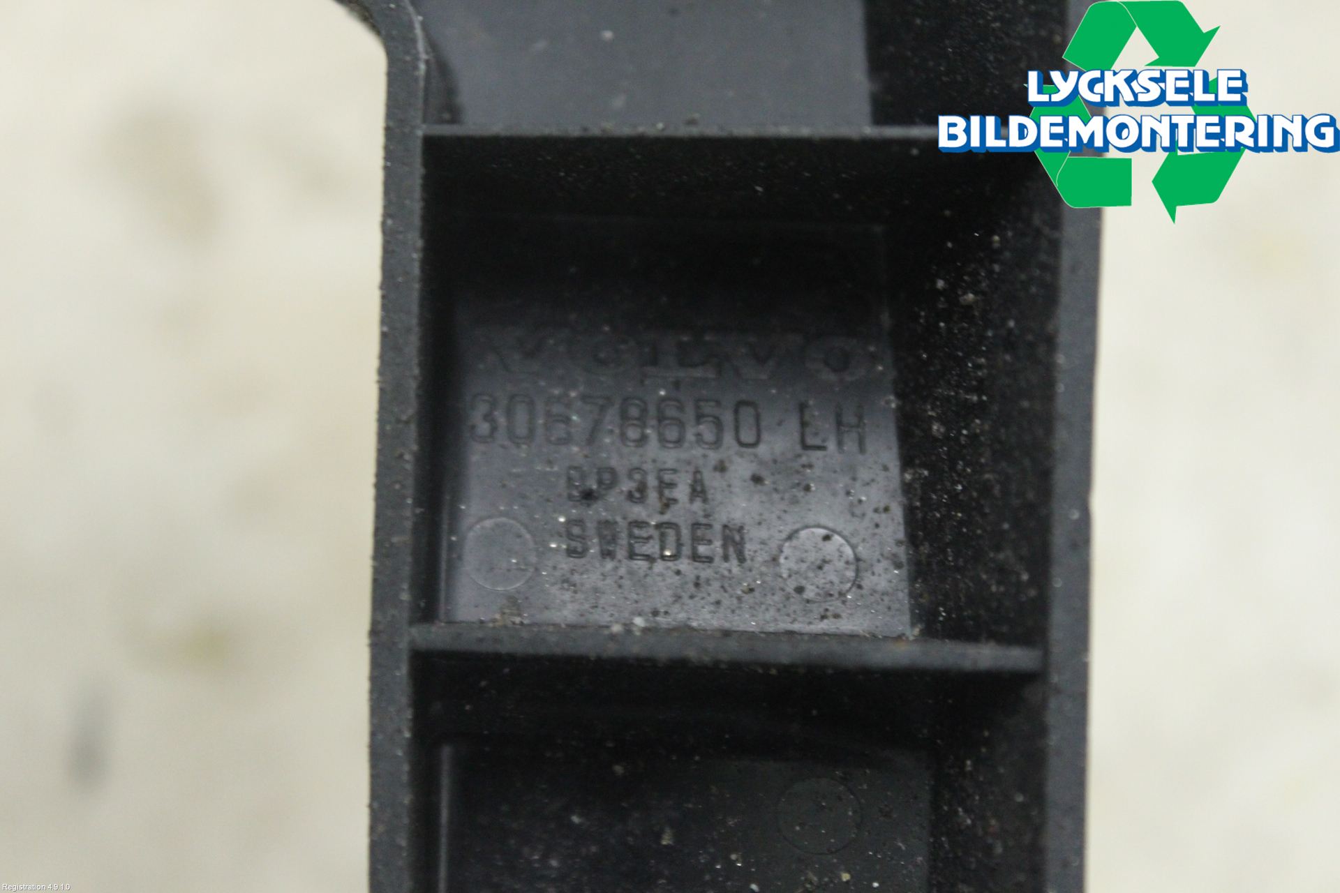 Volvo V70 08-13 Stötfångarfäste Bak Vä