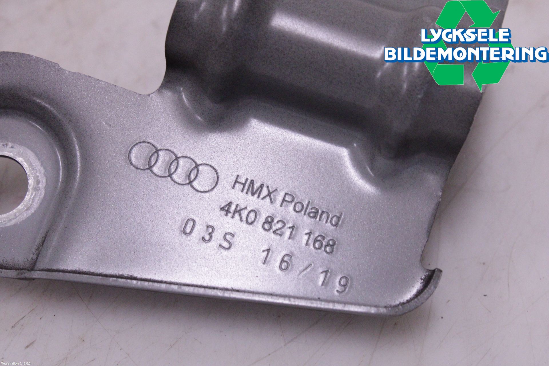 Audi A6 F2/C8 19- Skärmfäste Fram Hö