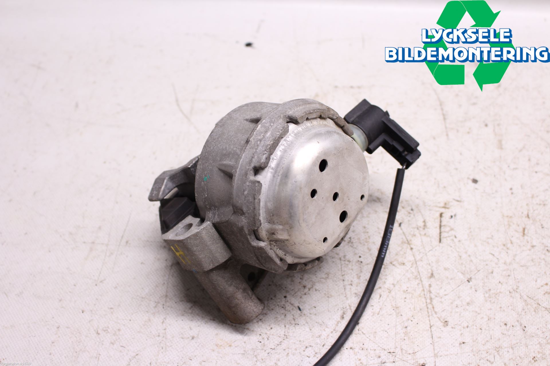 Audi A6 ALLROAD 12-18 Motorfäste