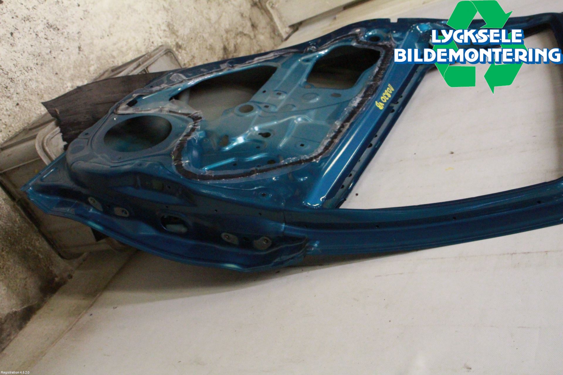 Toyota YARIS XP130 12-14 Dörr Bak Vänster