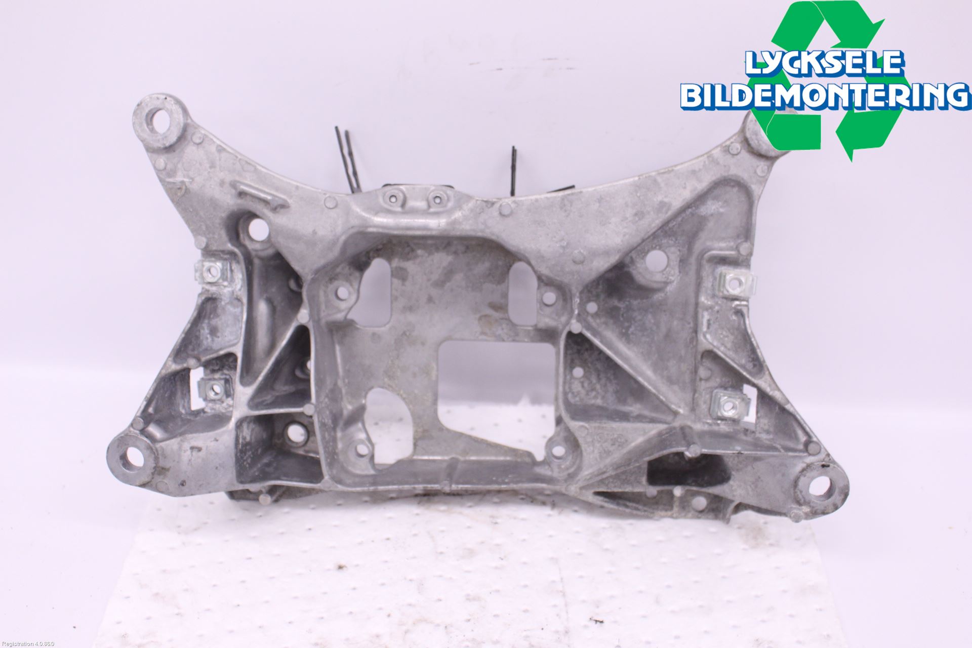 Audi A6 F2/C8 19- Växellådsbalk