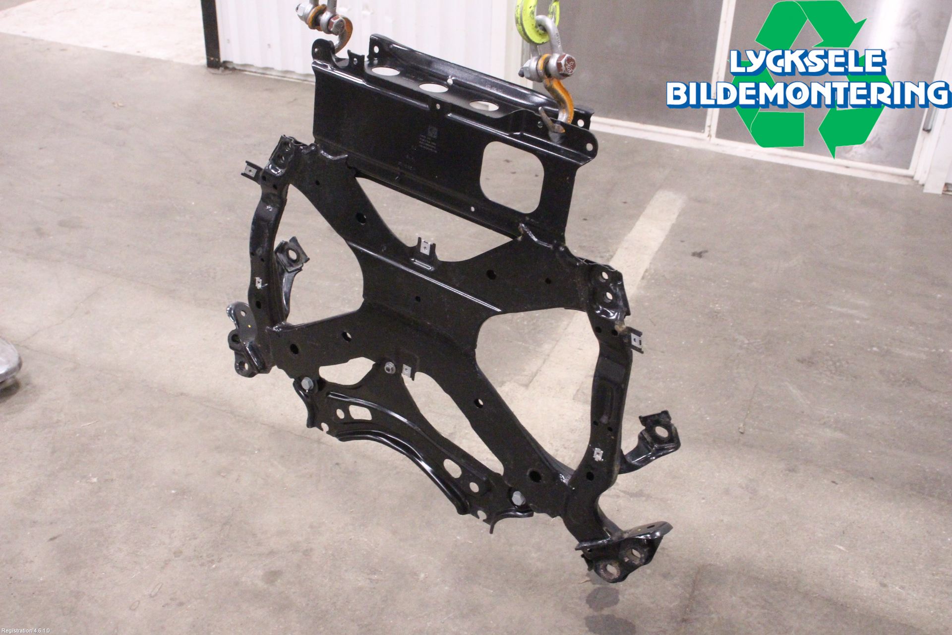 Audi A6 F2/C8 19- Framvagnsbalk