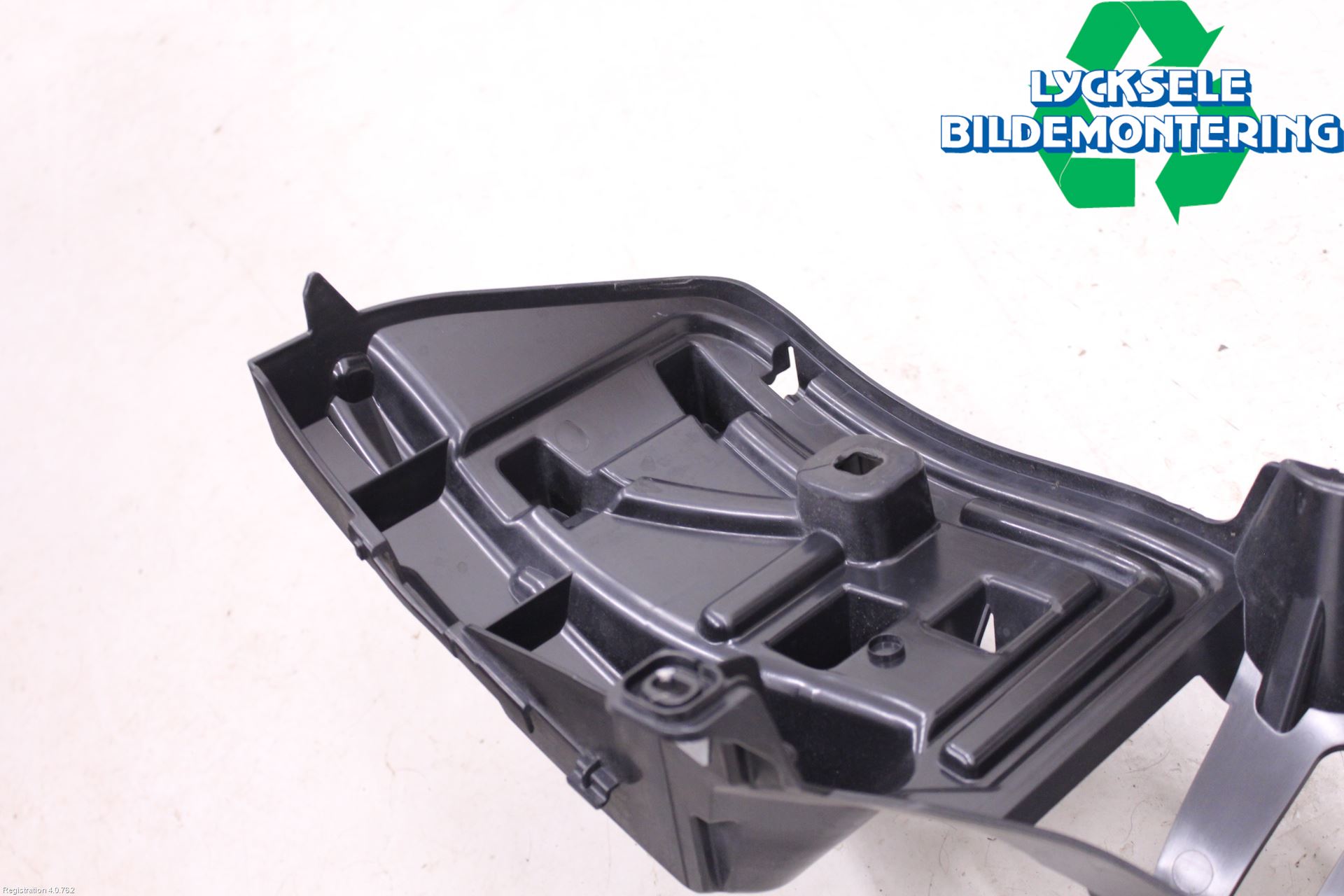 BMW 6 GRAN COUPÉ F06 12-19 Stötfångardel Bak Mitt