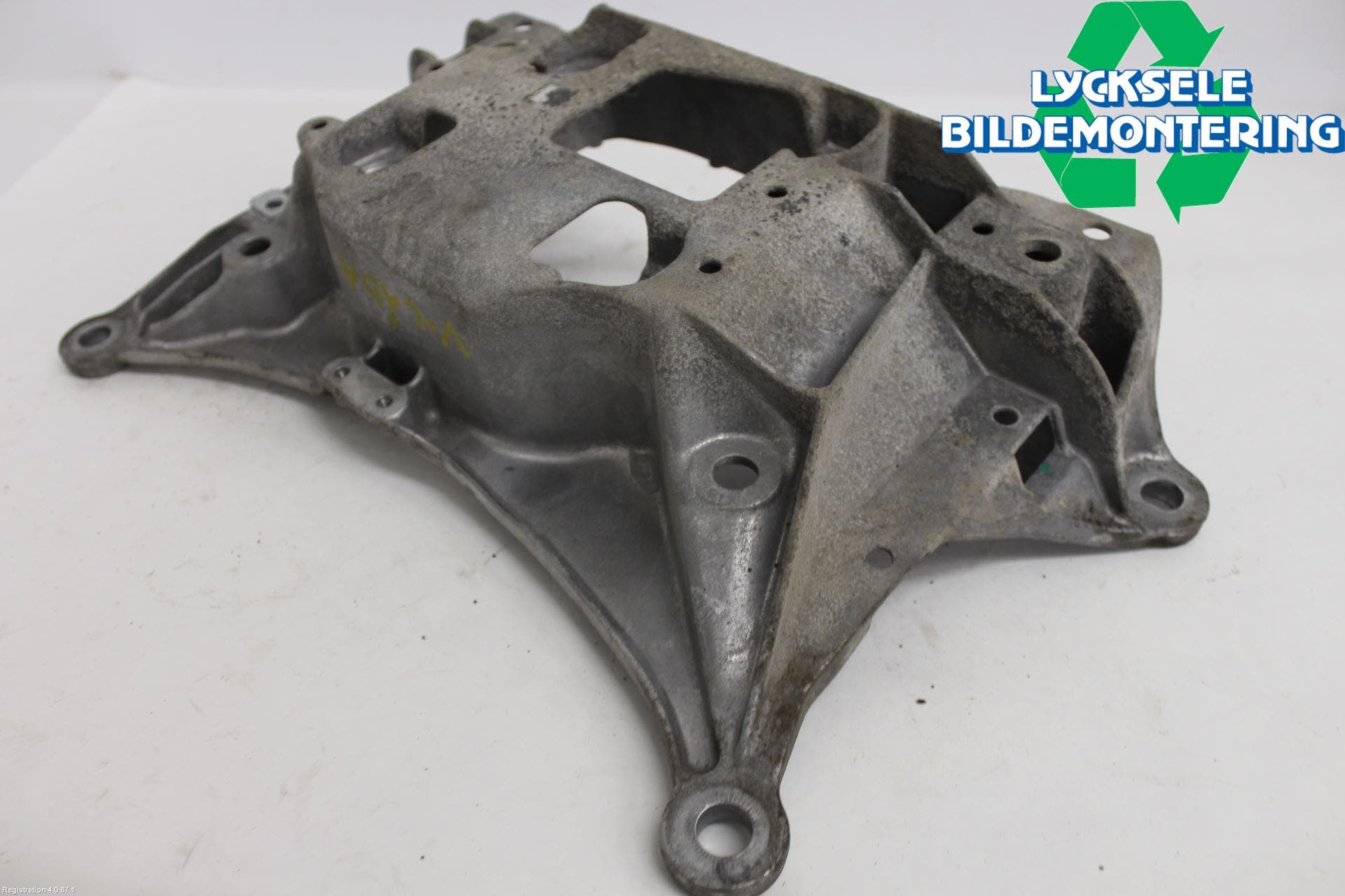 Audi A6 F2/C8 19- Växellådsbalk