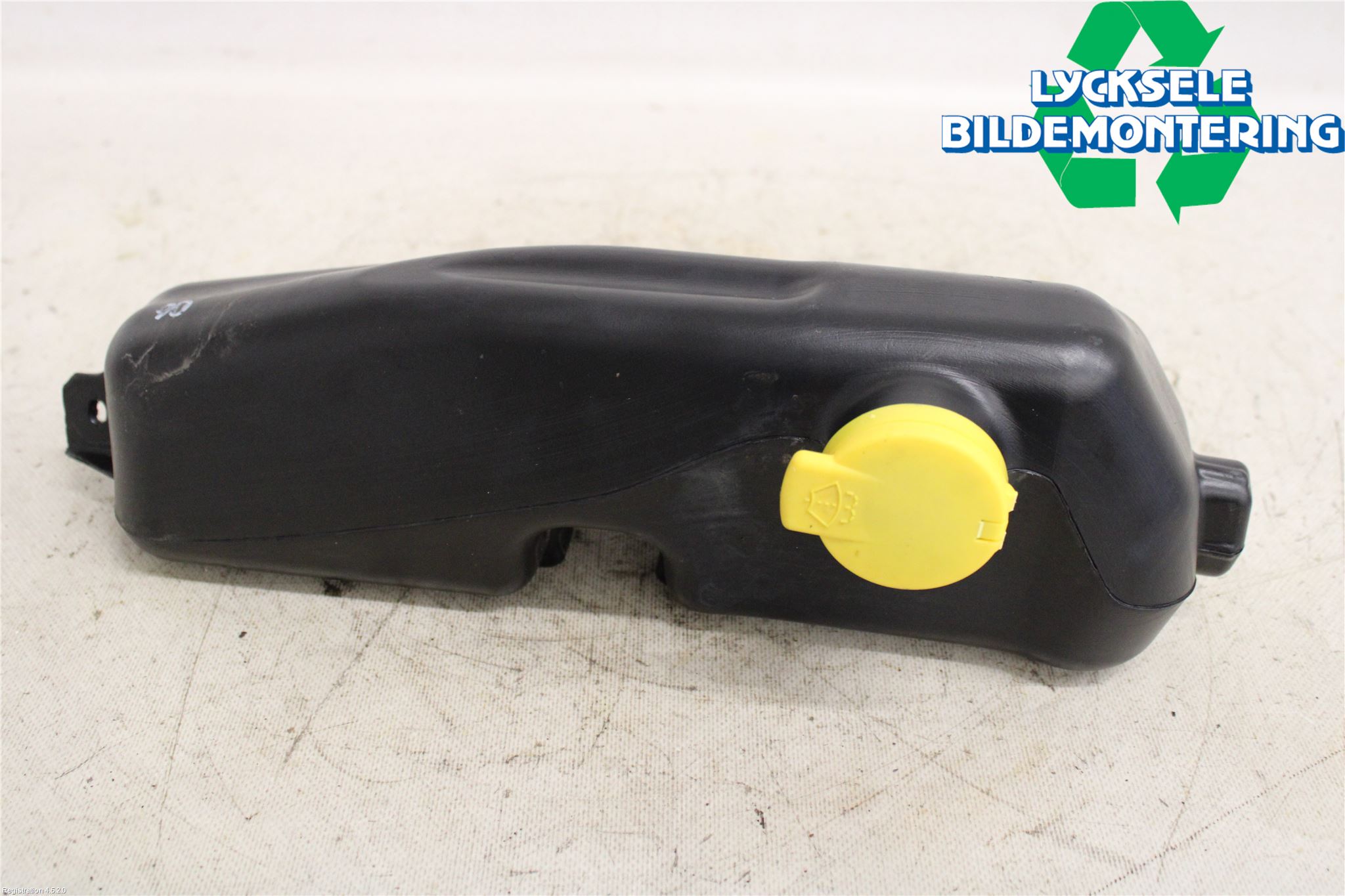 Dacia DUSTER 10-17 Spolartank Vindruta