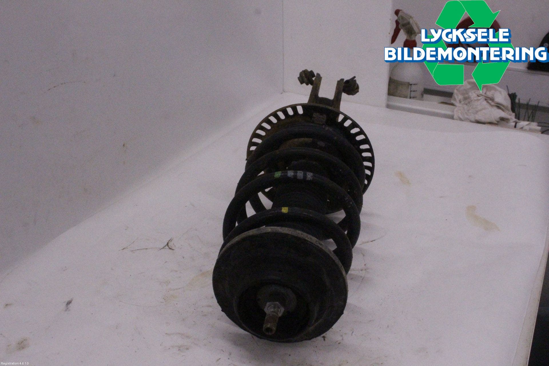 Volkswagen VW TRANSP/CARAVELLE (T5) 04-15 Fjäderben Fram Vänster