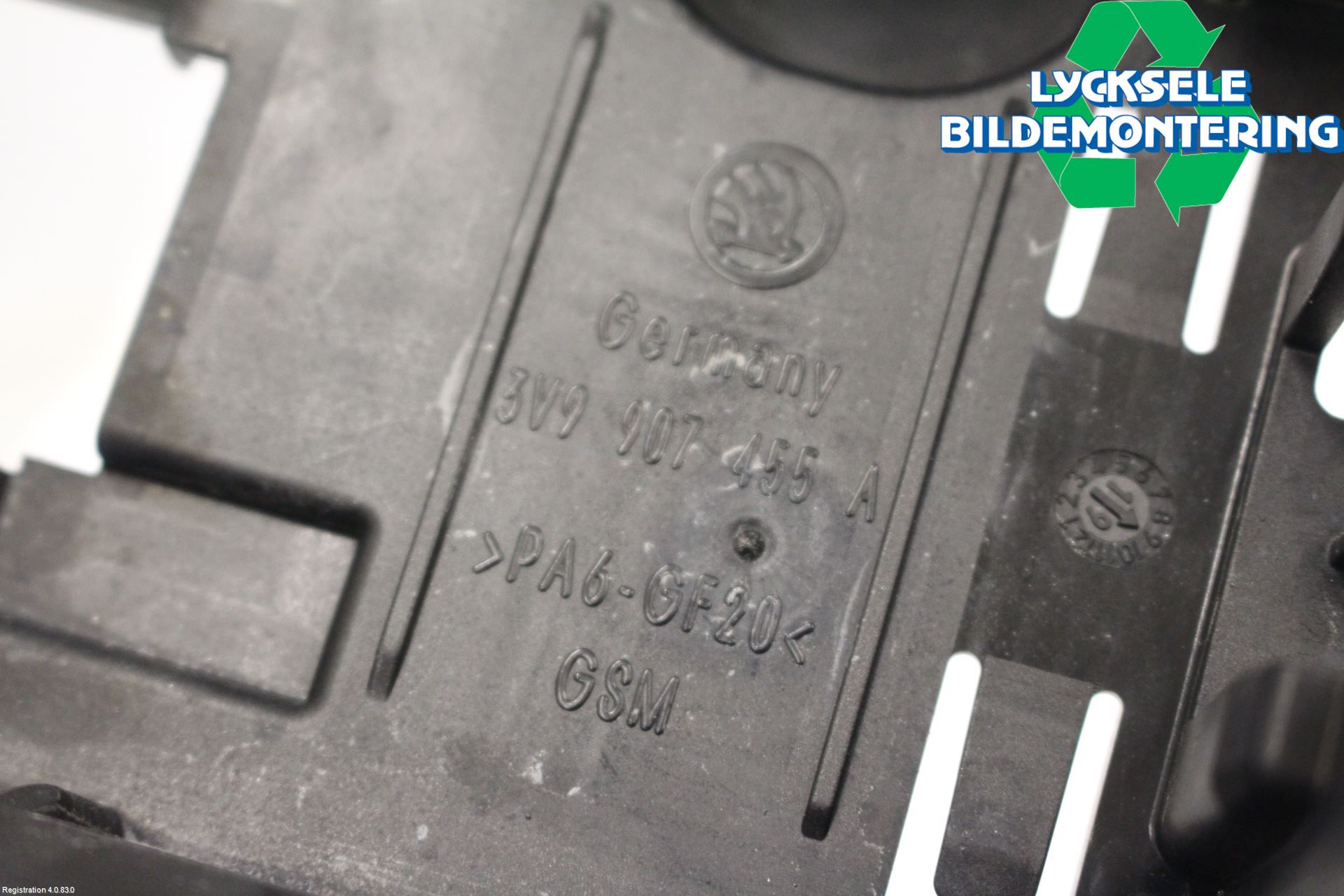 Skoda SUPERB 16-24 Stötfångardel Bak Vä