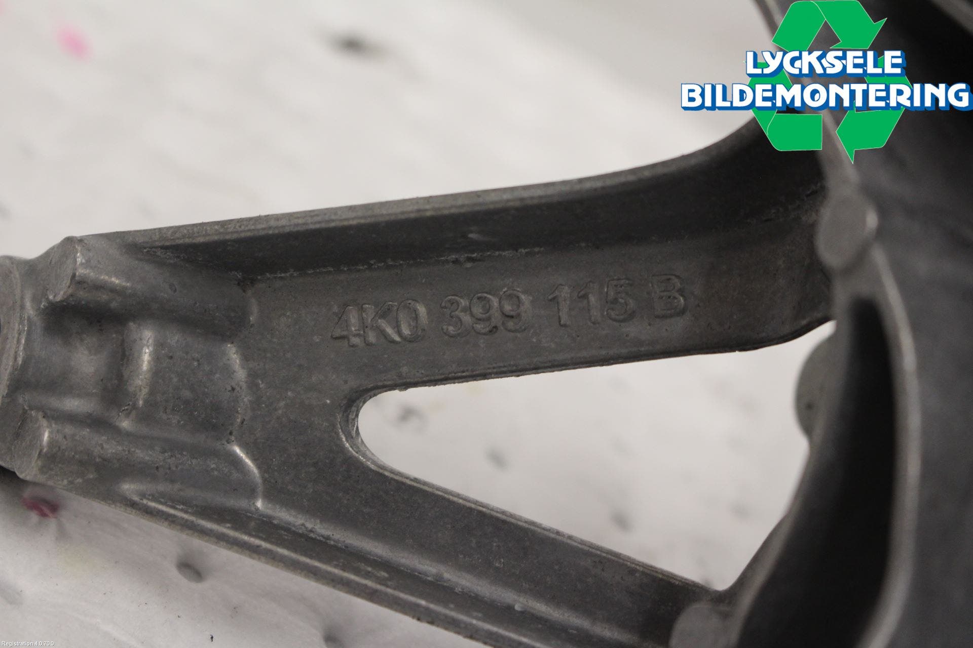 Audi A6 F2/C8 19- Växellådskudde