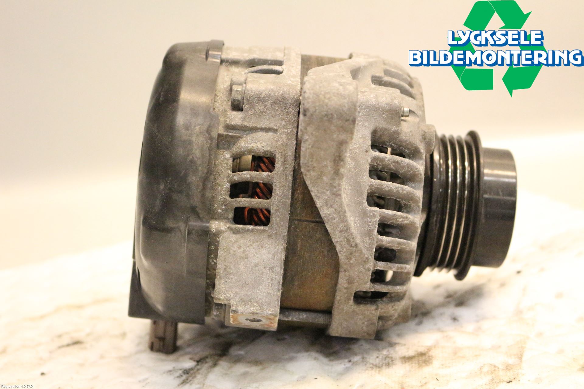 Toyota YARIS XP130 12-14 Generator