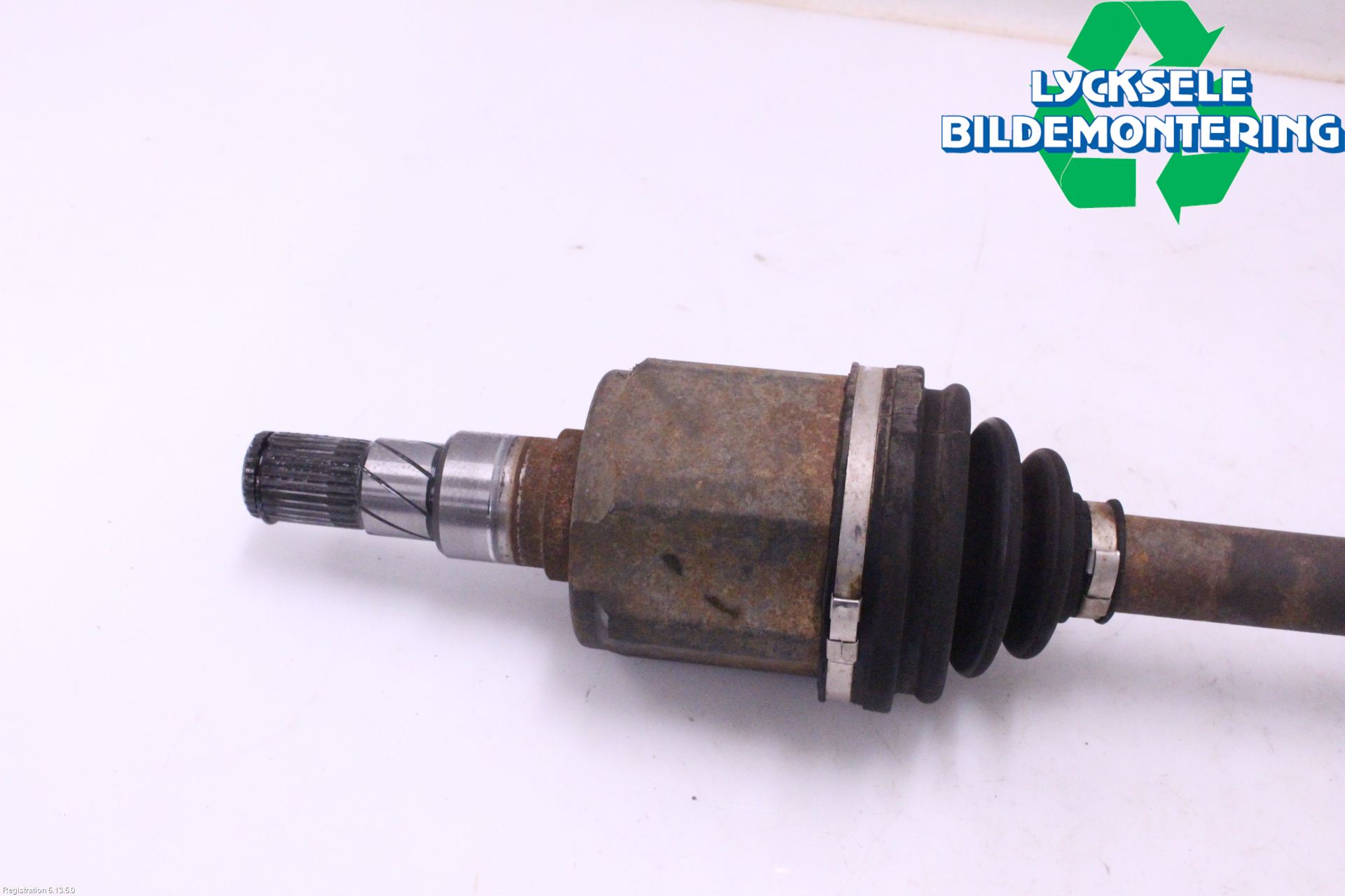 Nissan NAVARA 05-16 Drivaxel Fram Höger